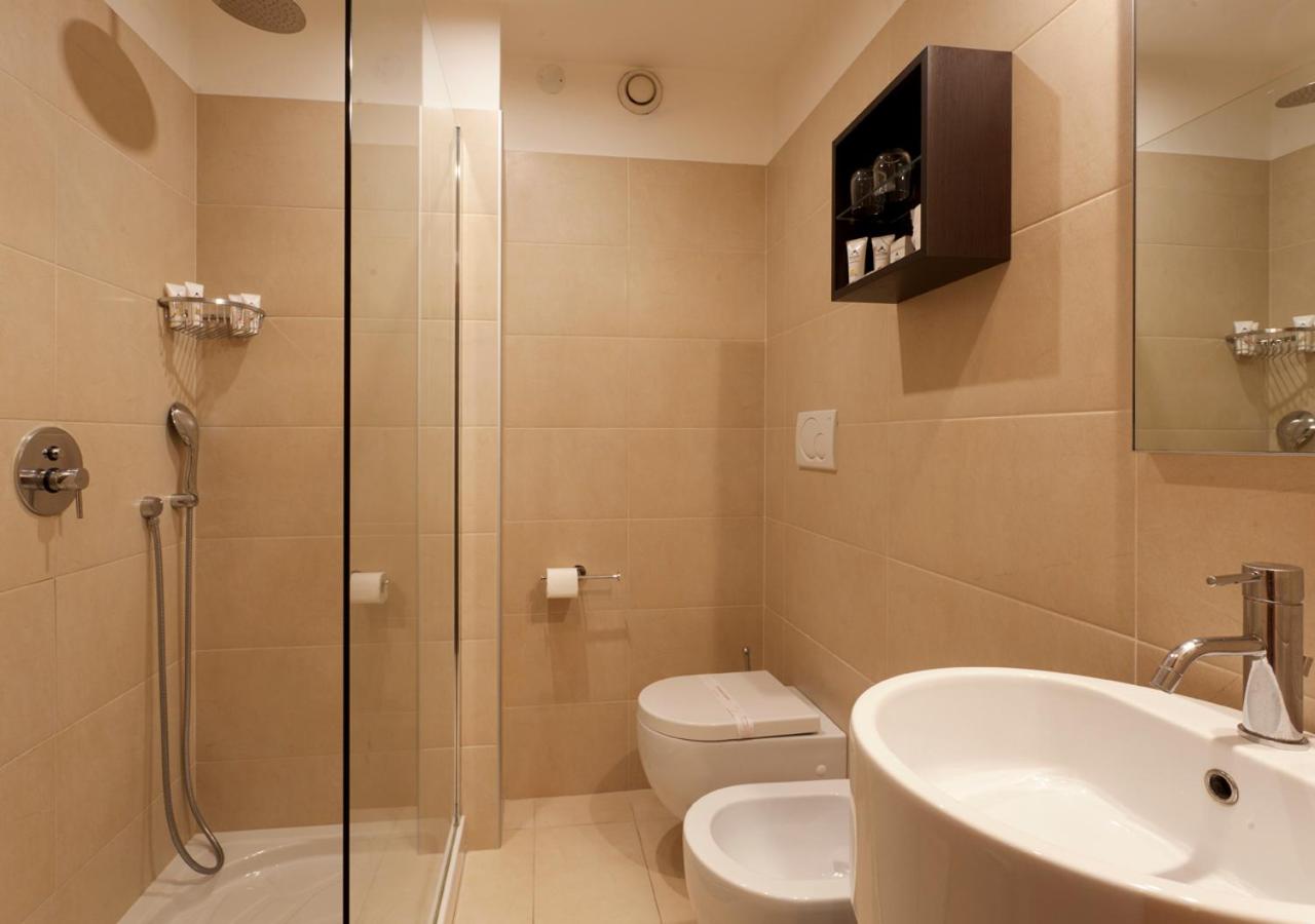 Double Room - Photo 5