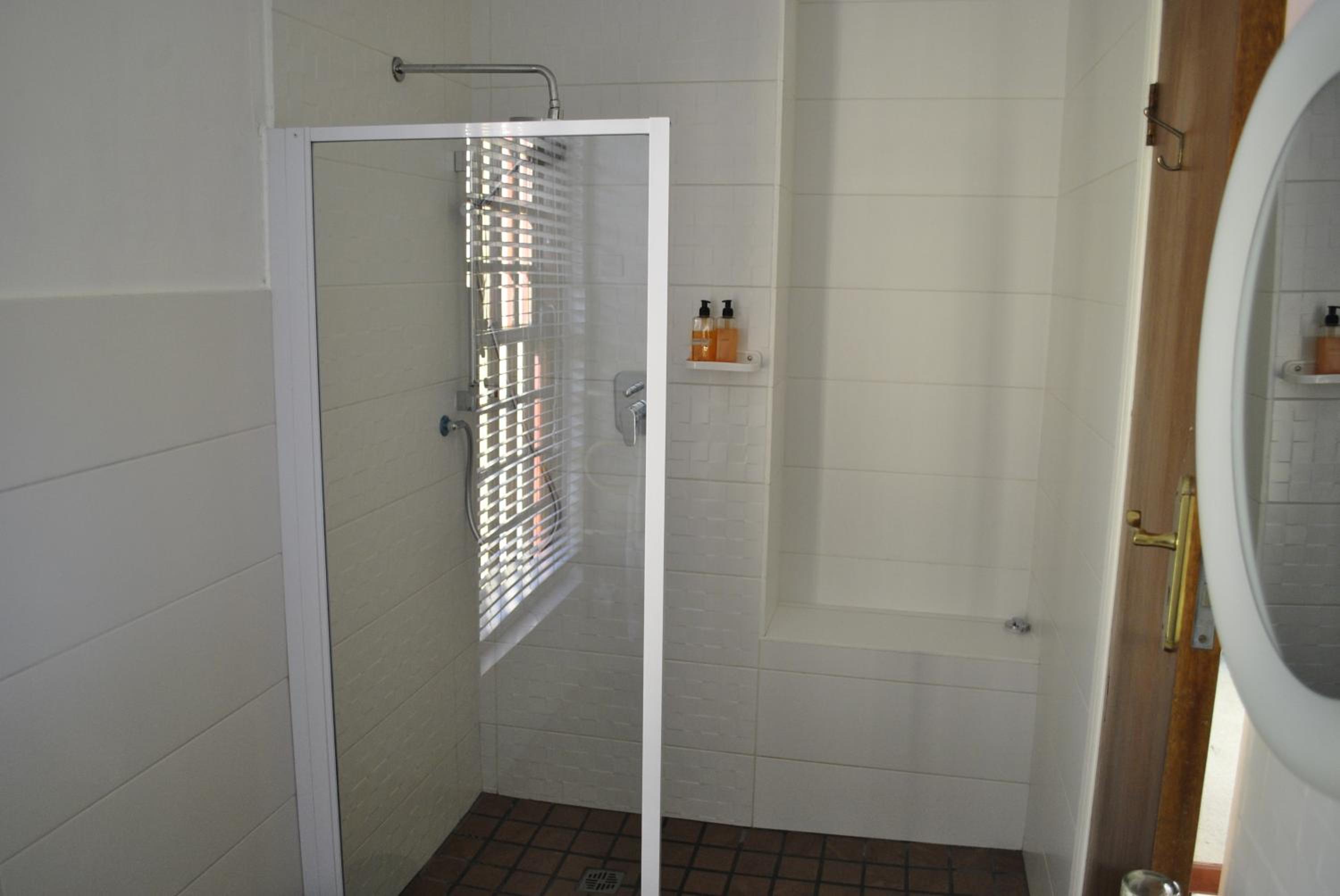 Double Room with Garden View - Photo 5