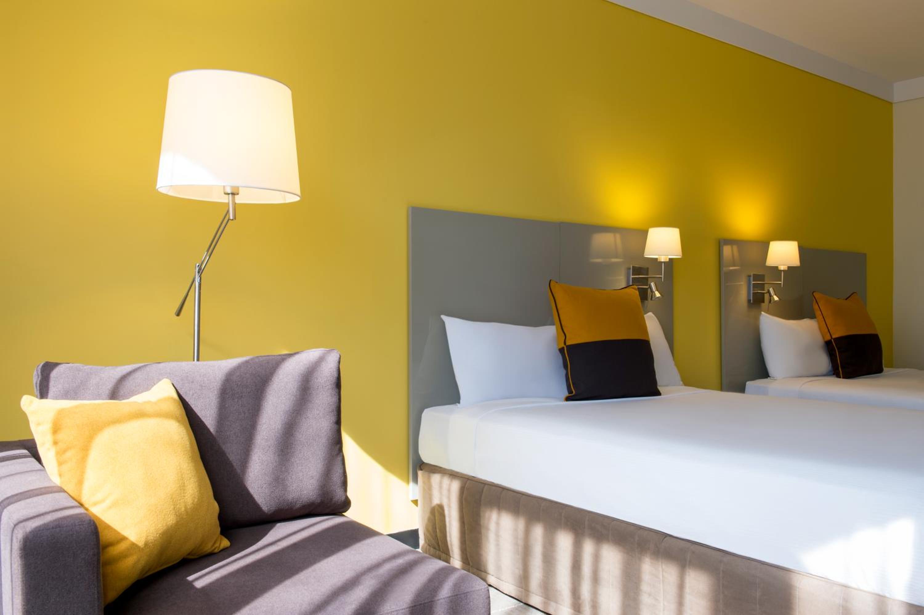 Standard Twin Room thumbnail 5