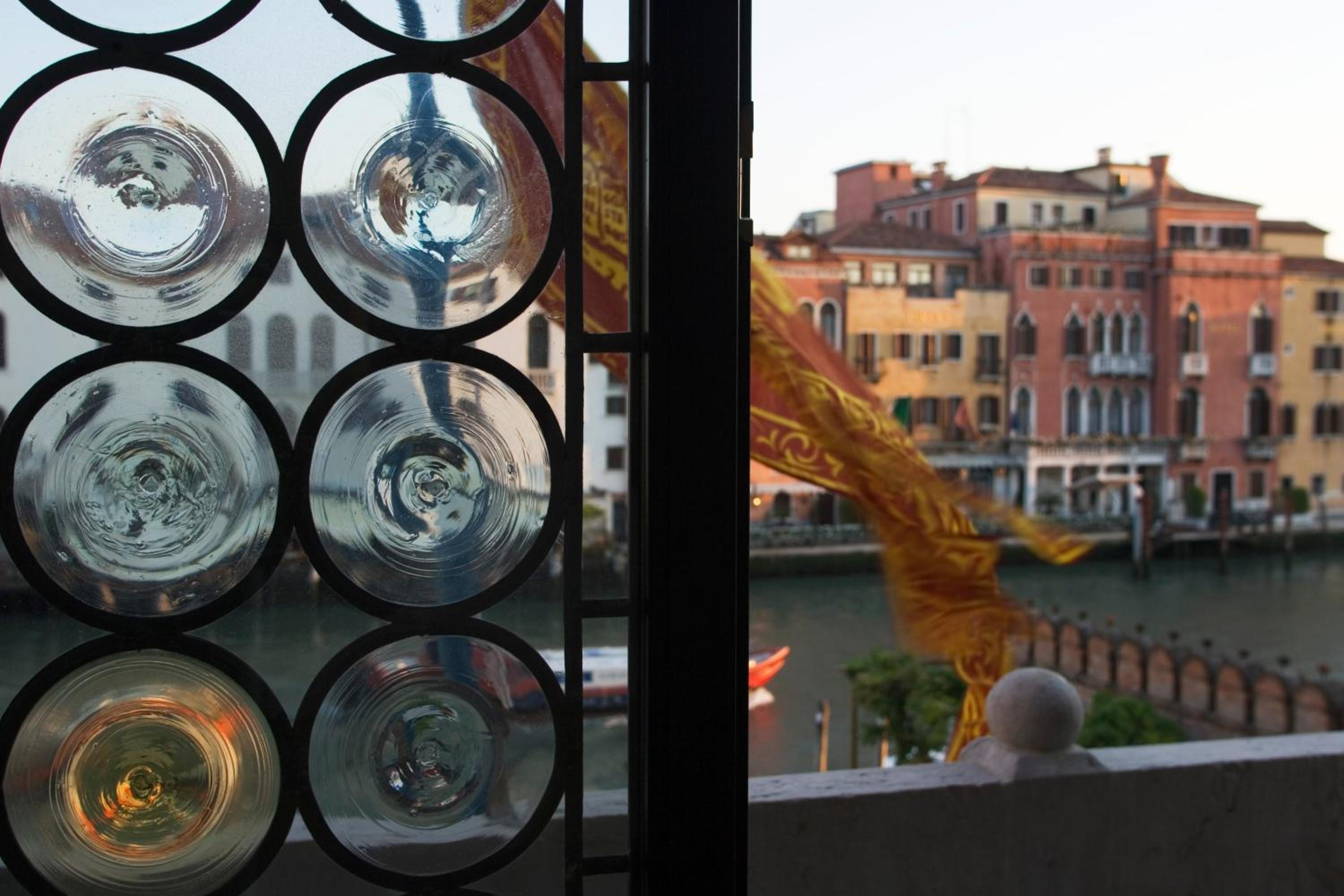 Junior Suite with Grand Canal View photo 3