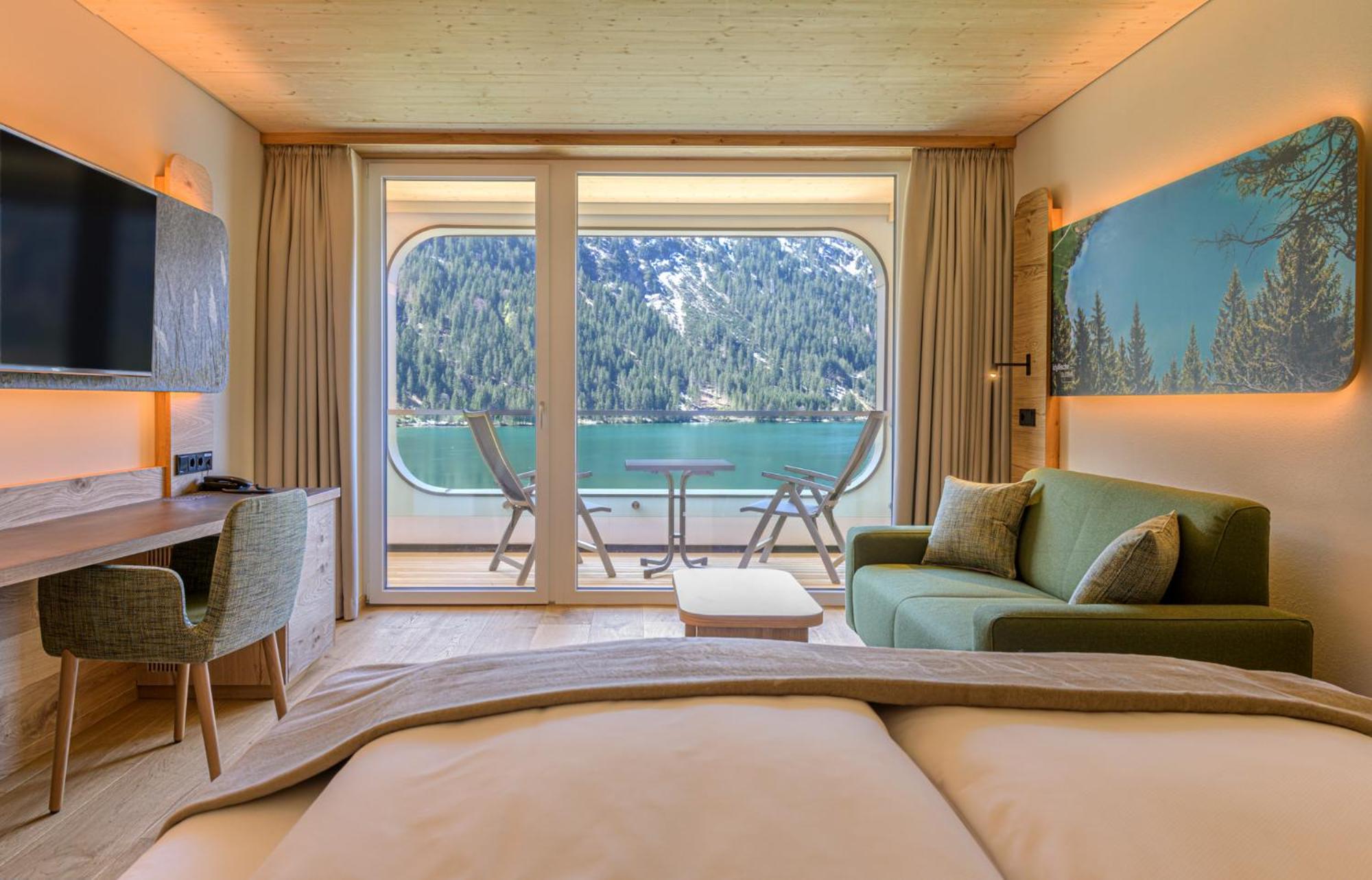Double Room with Lake View - Photo 1