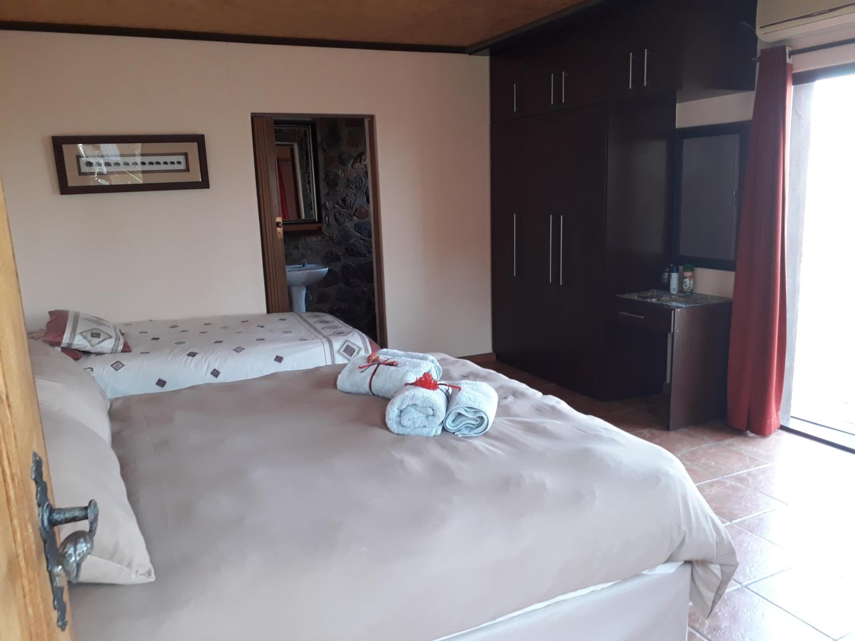 Family Room with Balcony photo 3