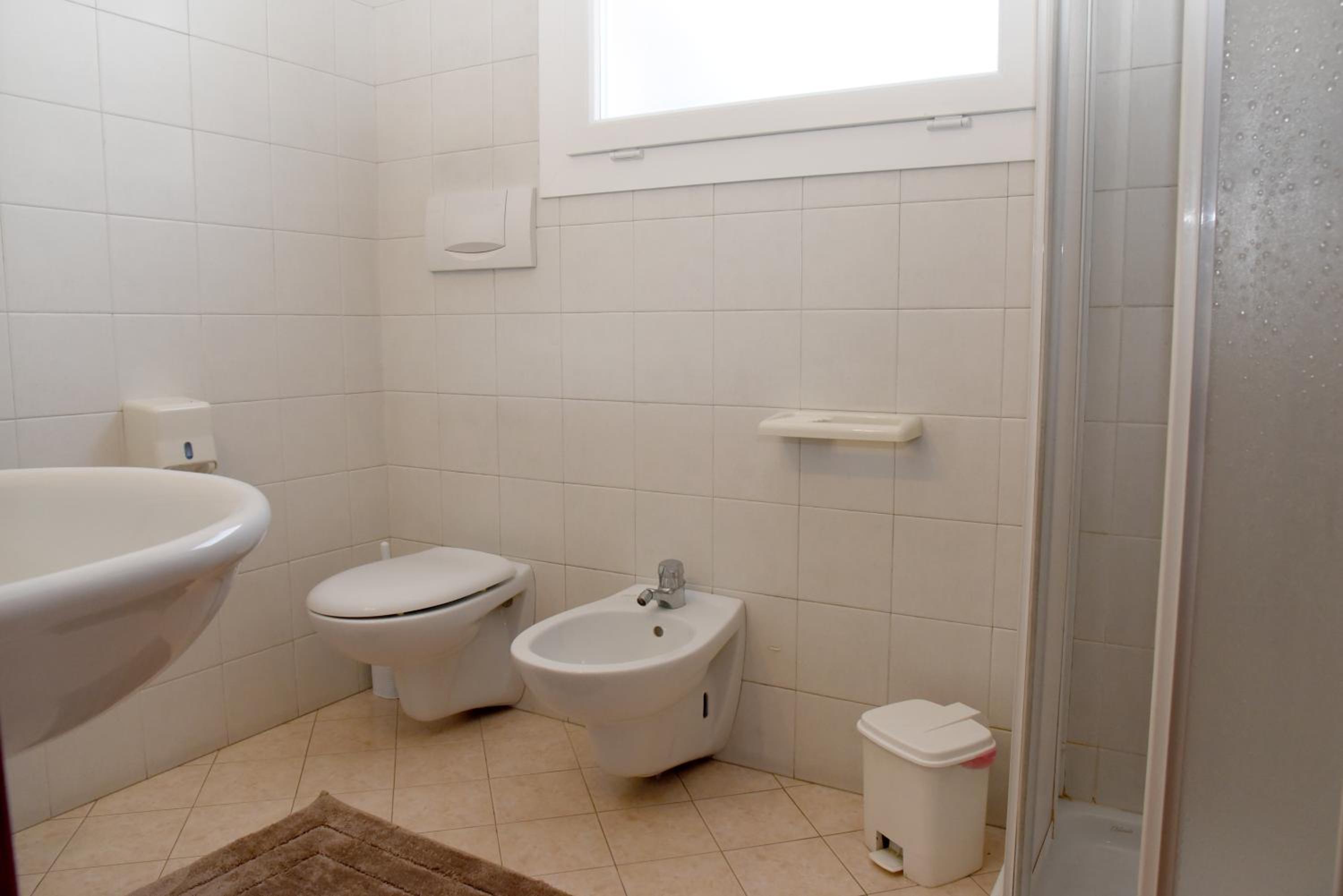 Studio (3 Adults) photo 2