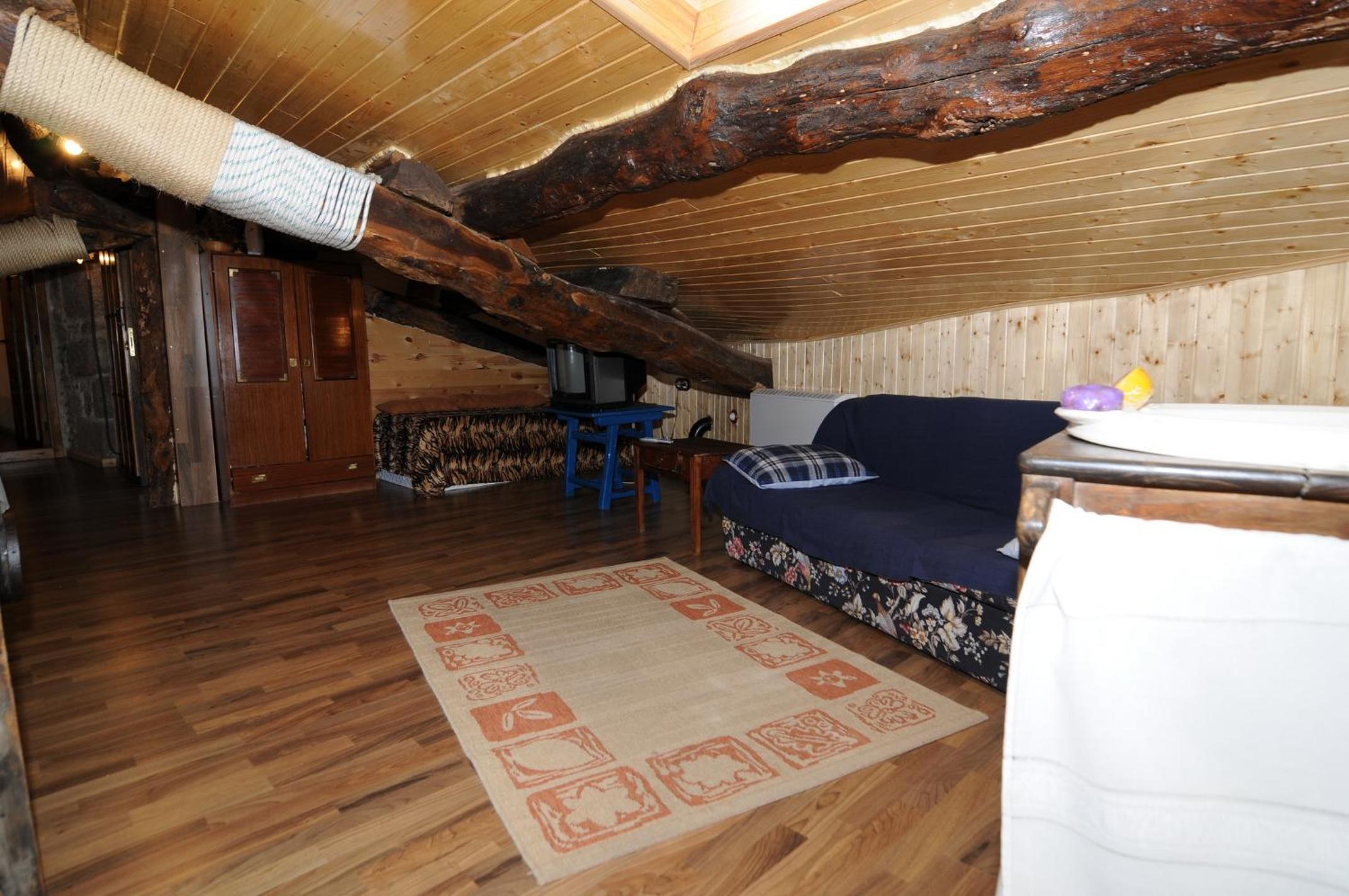 Four-Bedroom House photo 3