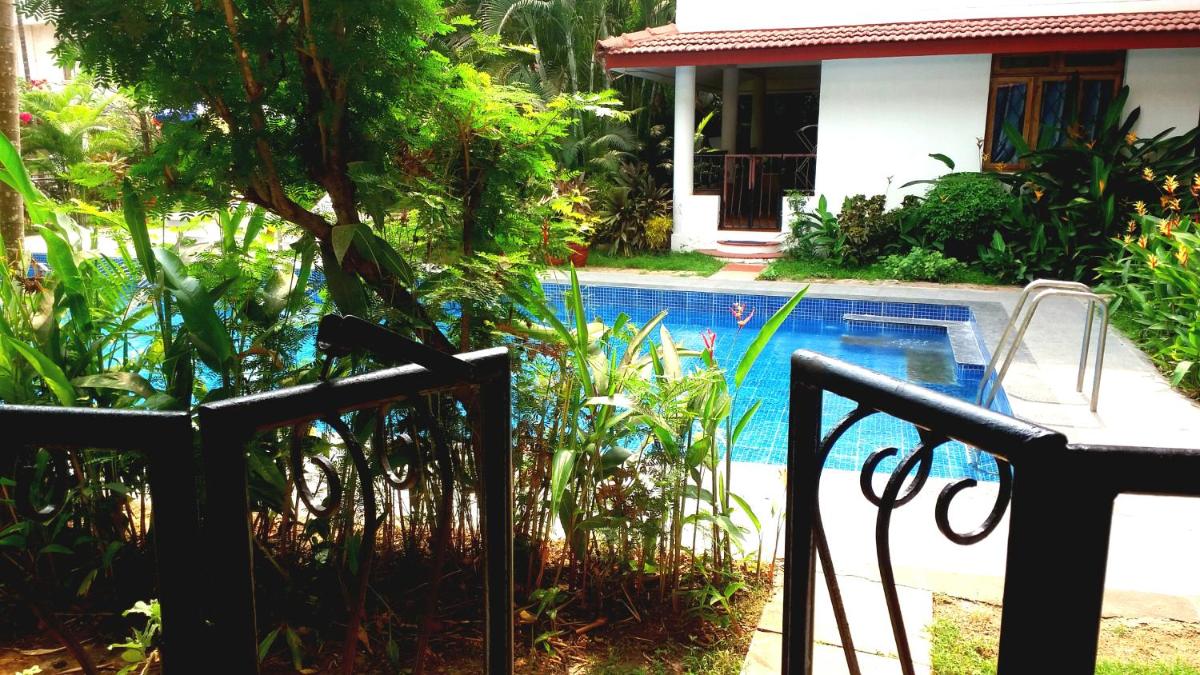 King Suite with Pool View photo 1