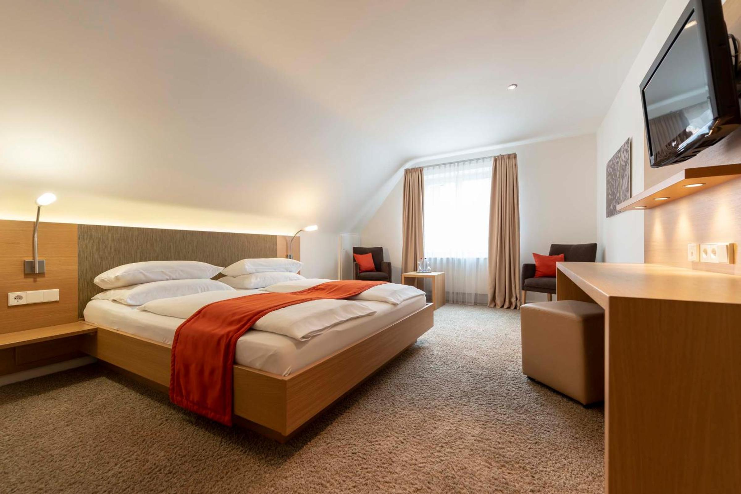 Standard Double Room - Photo 2