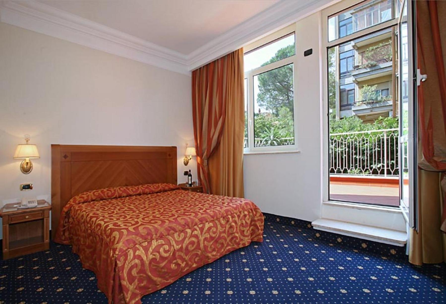 Double or Twin Room with Garden View photo 3