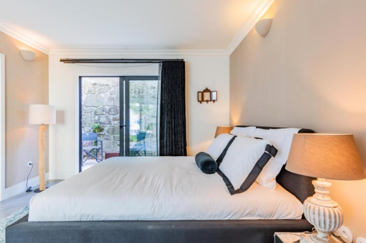 Junior Suite with Pool View - Photo 5