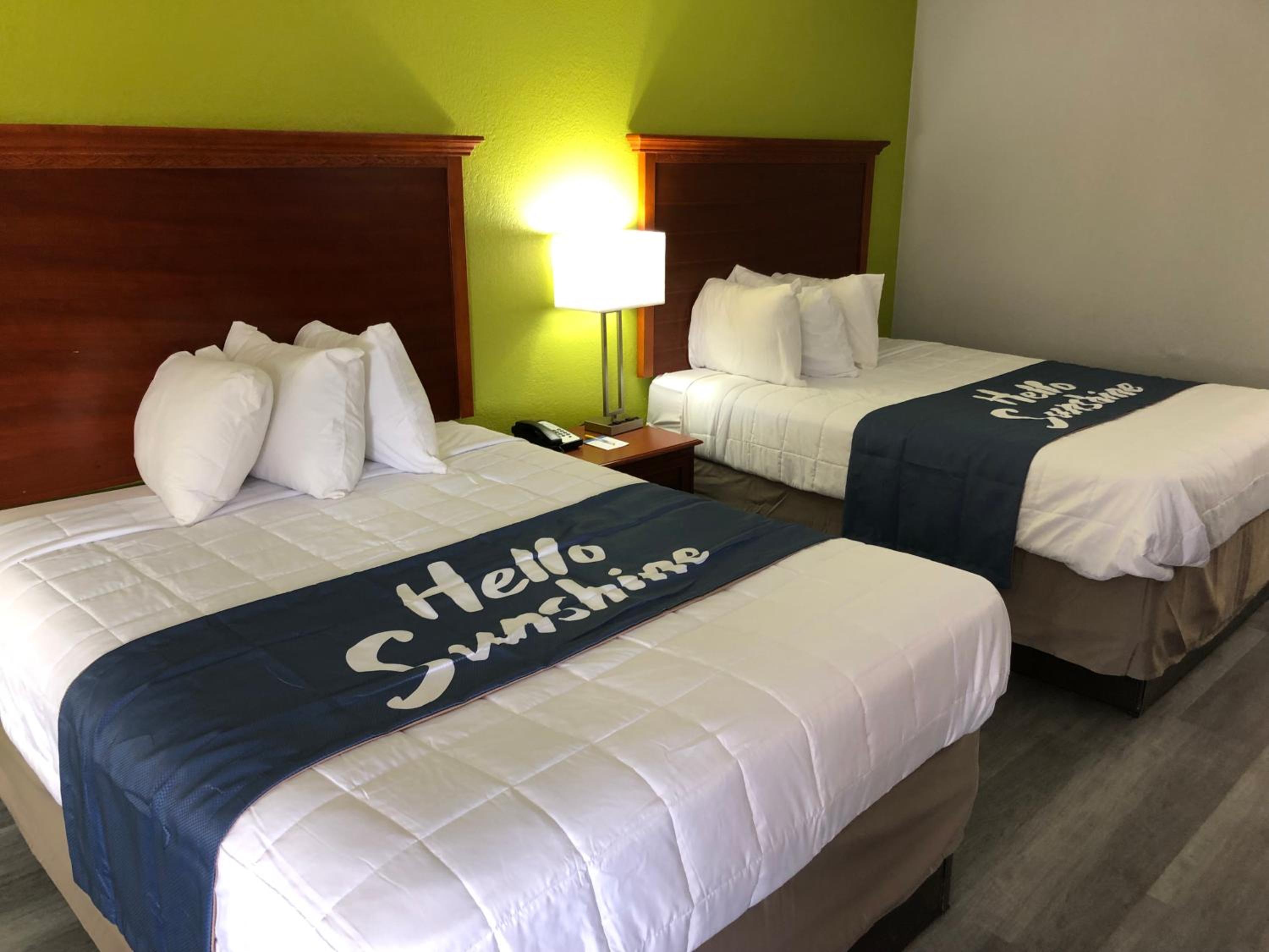 Double Room with Two Double Beds - Smoking - Photo 1
