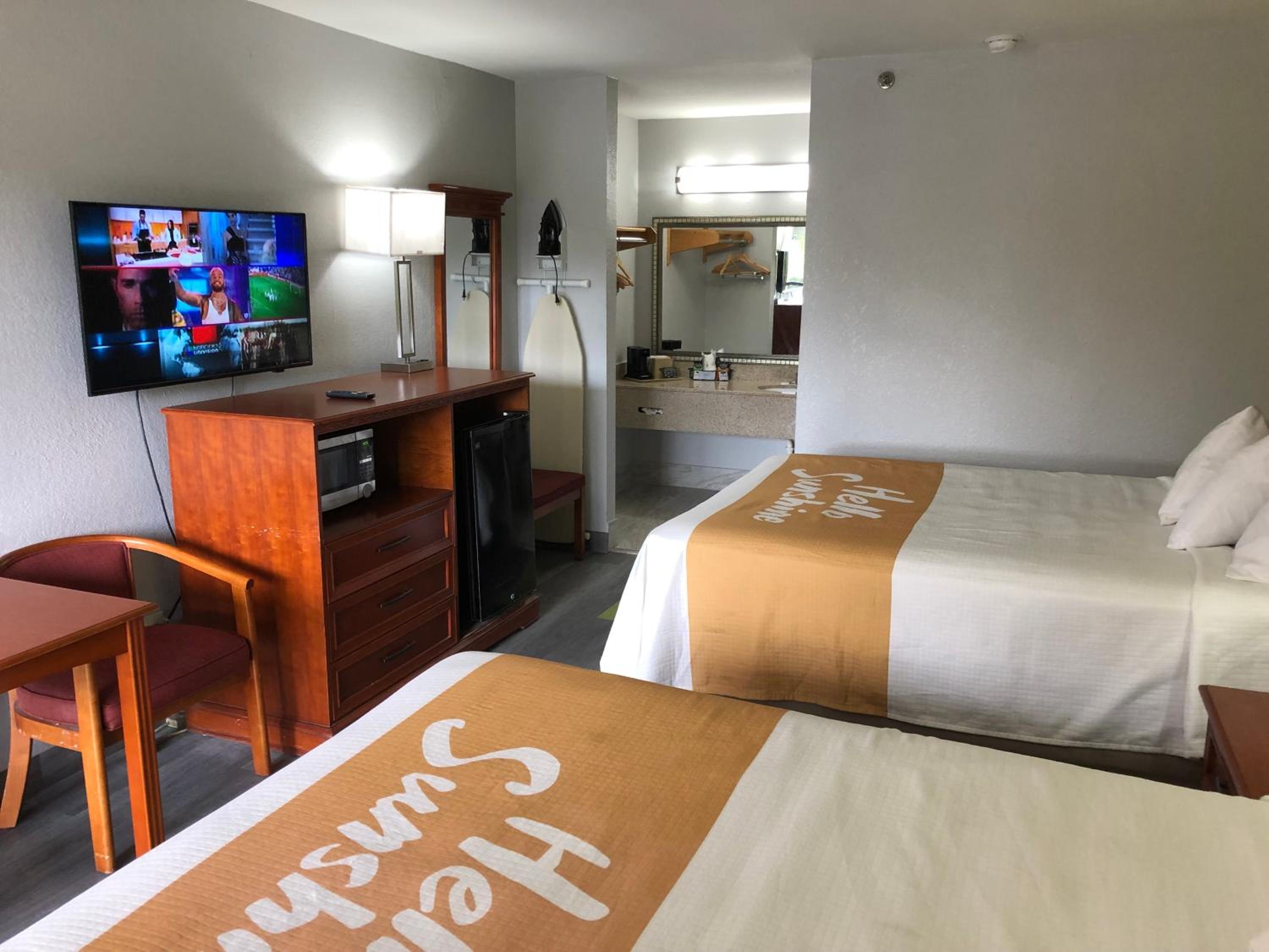 Double Room with Two Double Beds - Smoking - Photo 7