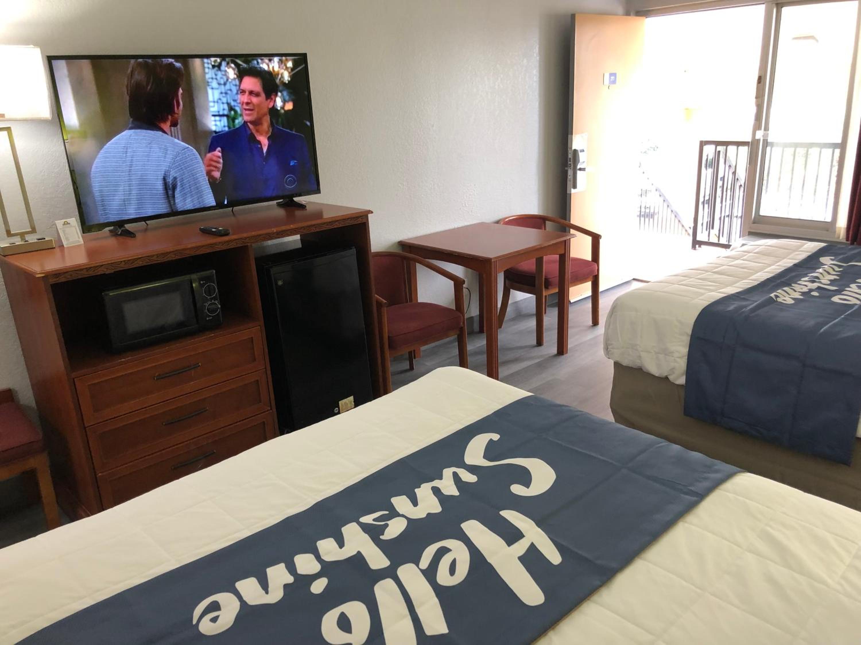 Double Room with Two Double Beds - Smoking - Photo 6