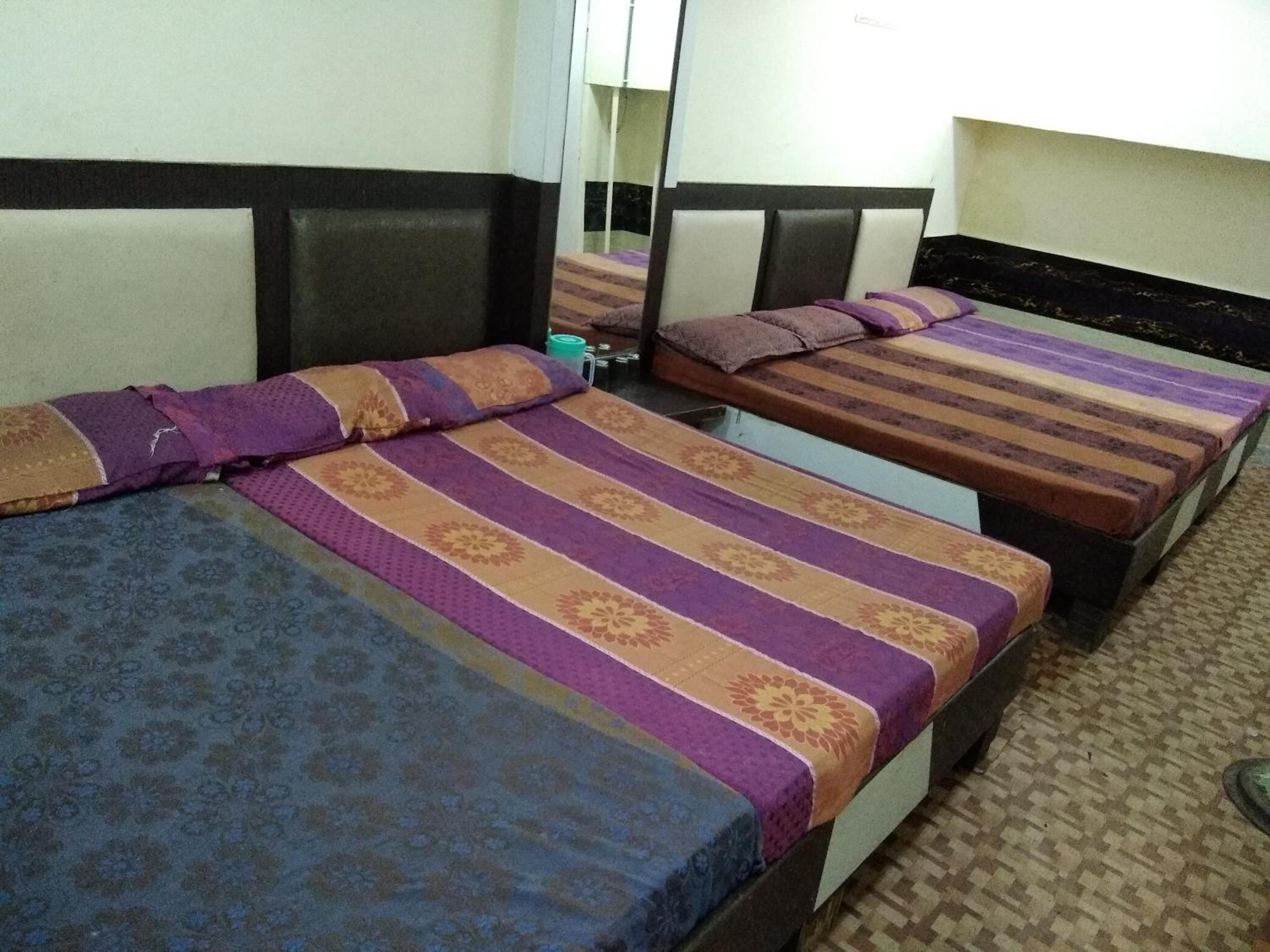 Bunk Bed in Mixed Dormitory Room