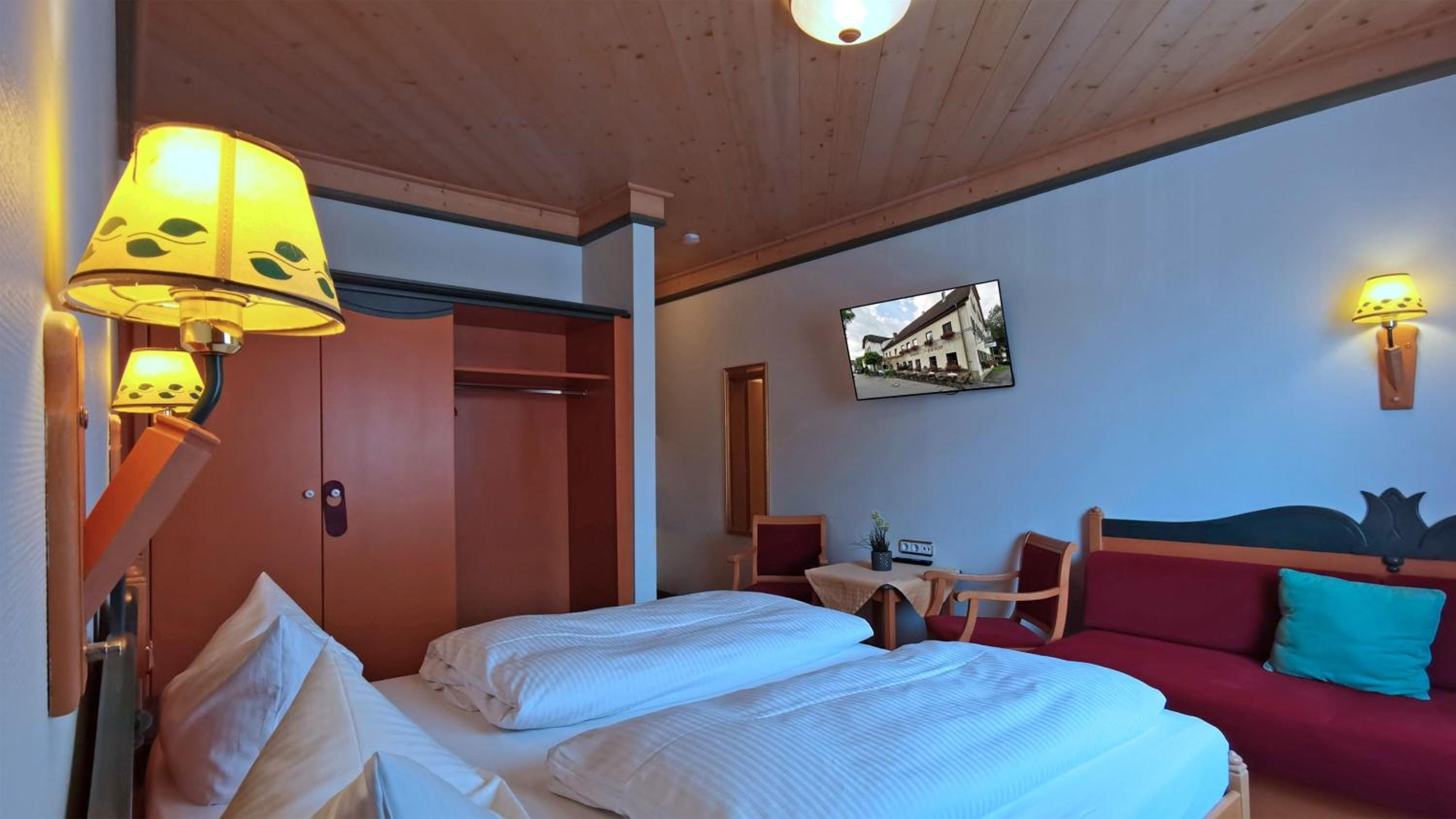 Double Room - Photo 6