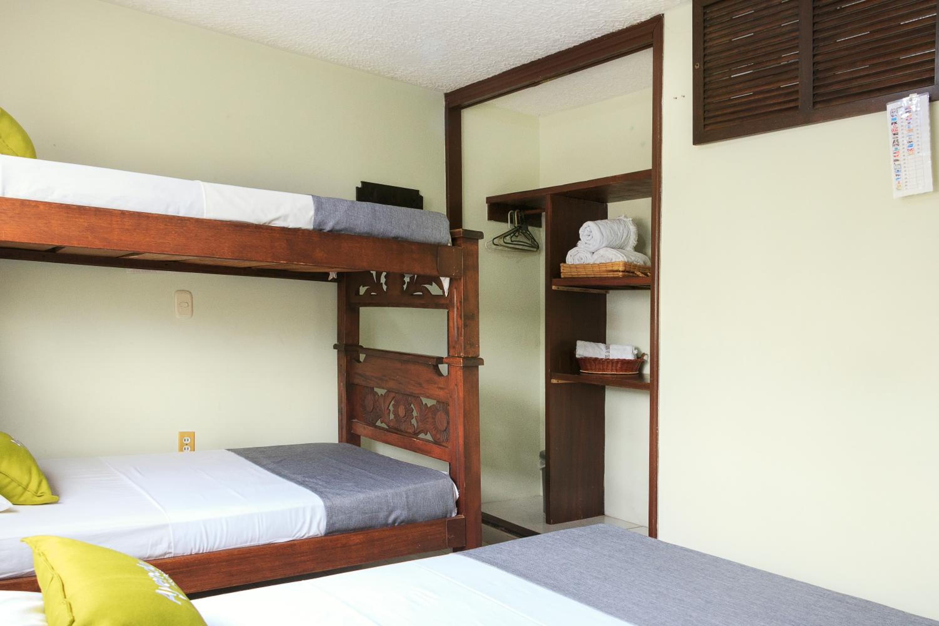 Superior Quadruple Room photo 2