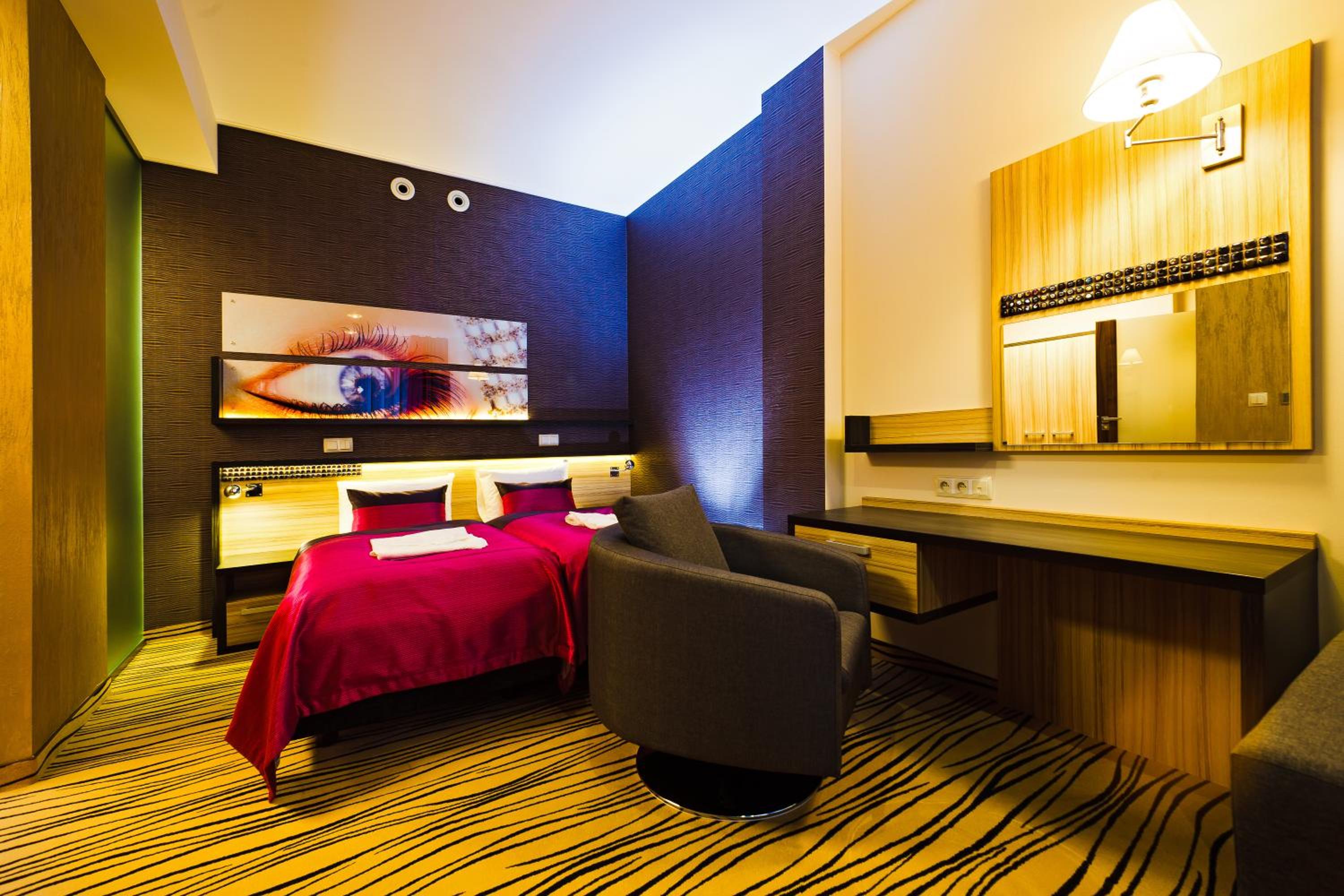 Premium Double or Twin Room - Photo 3