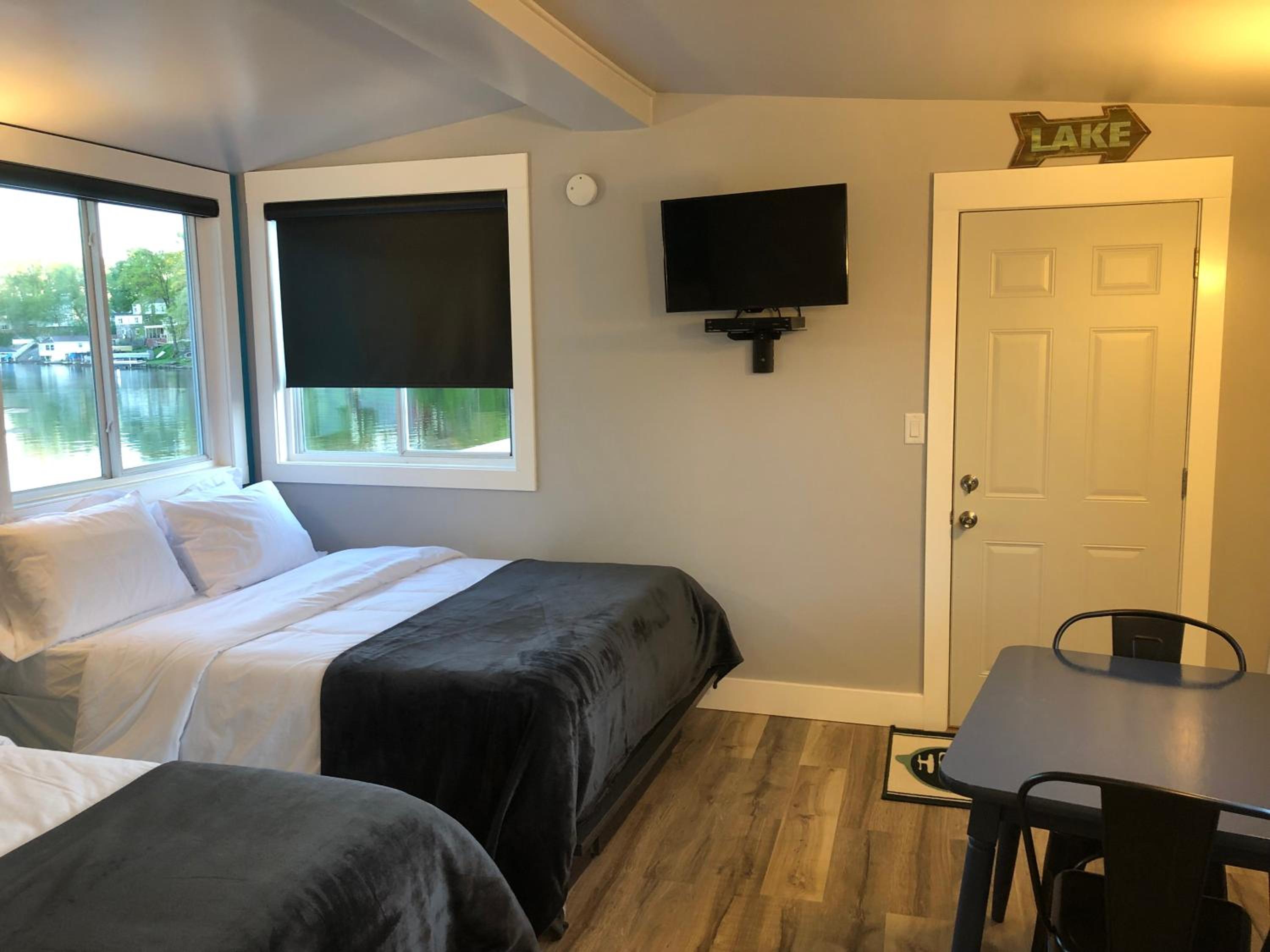 Family Suite with Balcony photo 2