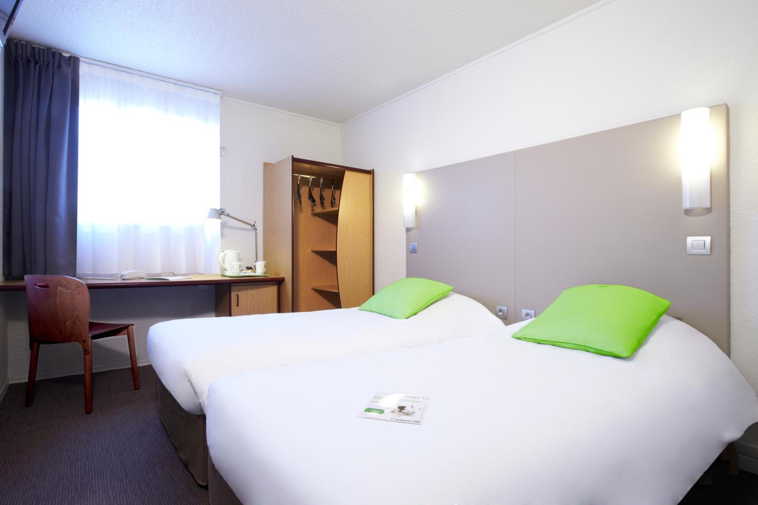 Twin Room - Photo 2