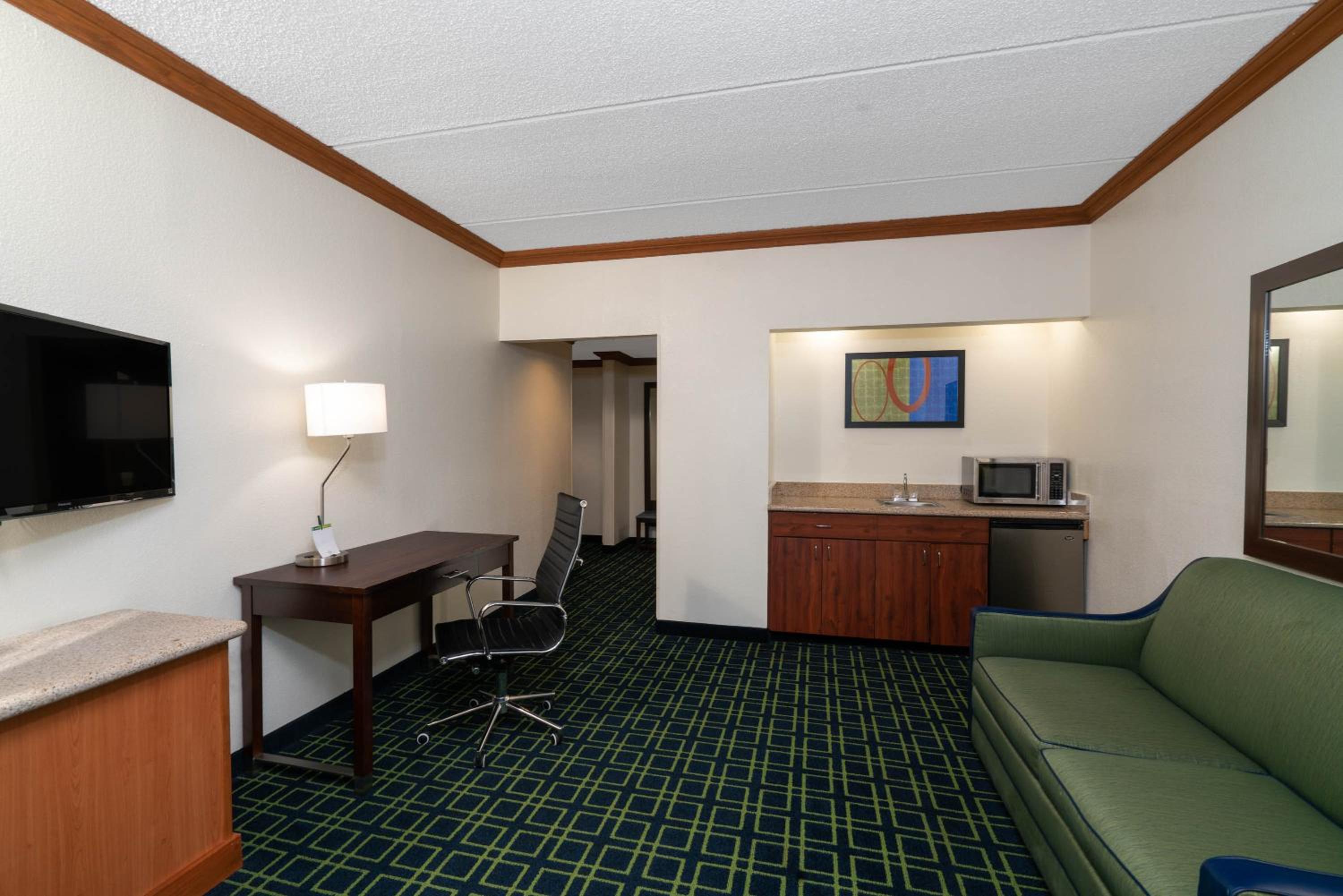 King Studio Suite - Non-Smoking photo 1