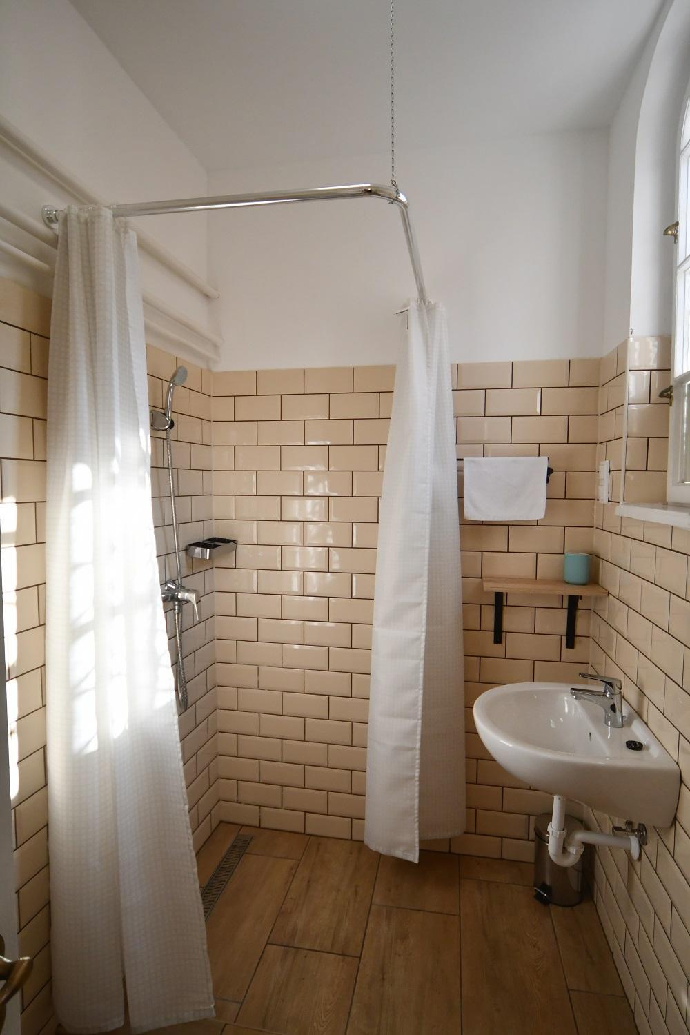Standard Queen Room photo 2