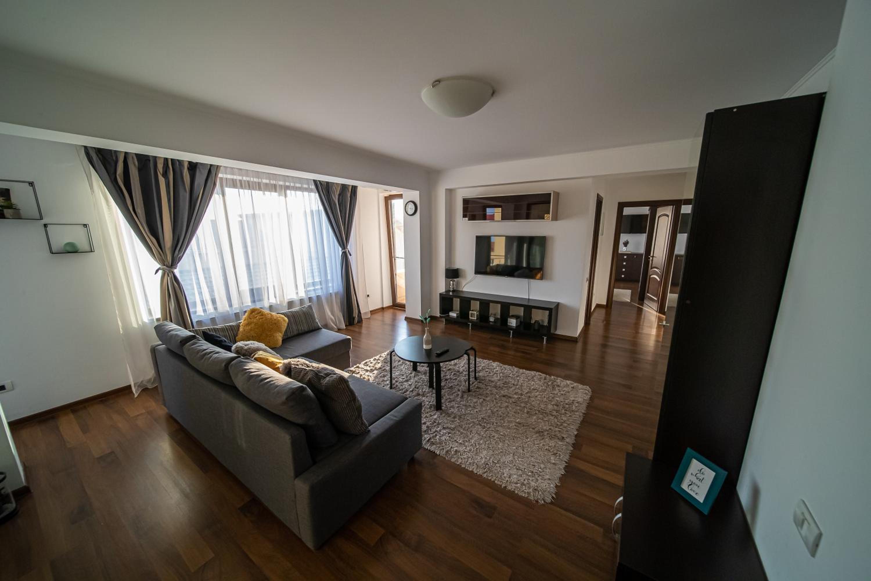 Apartment with Balcony - Photo 13