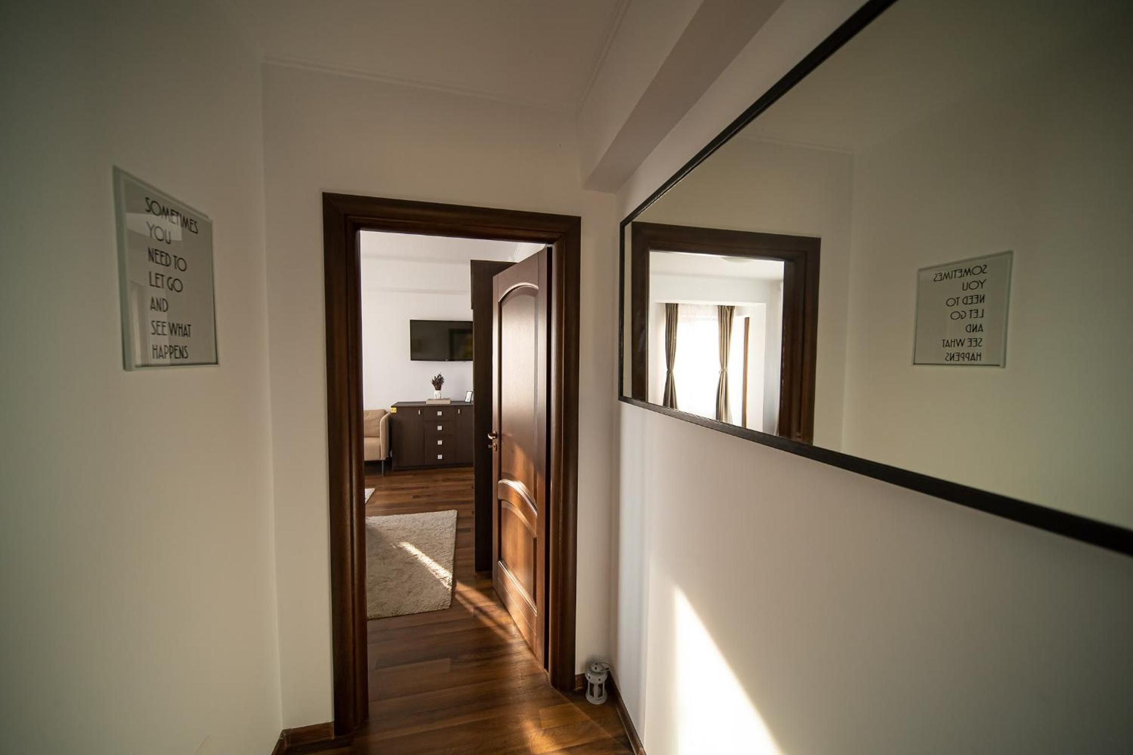 Apartment with Balcony - Photo 31