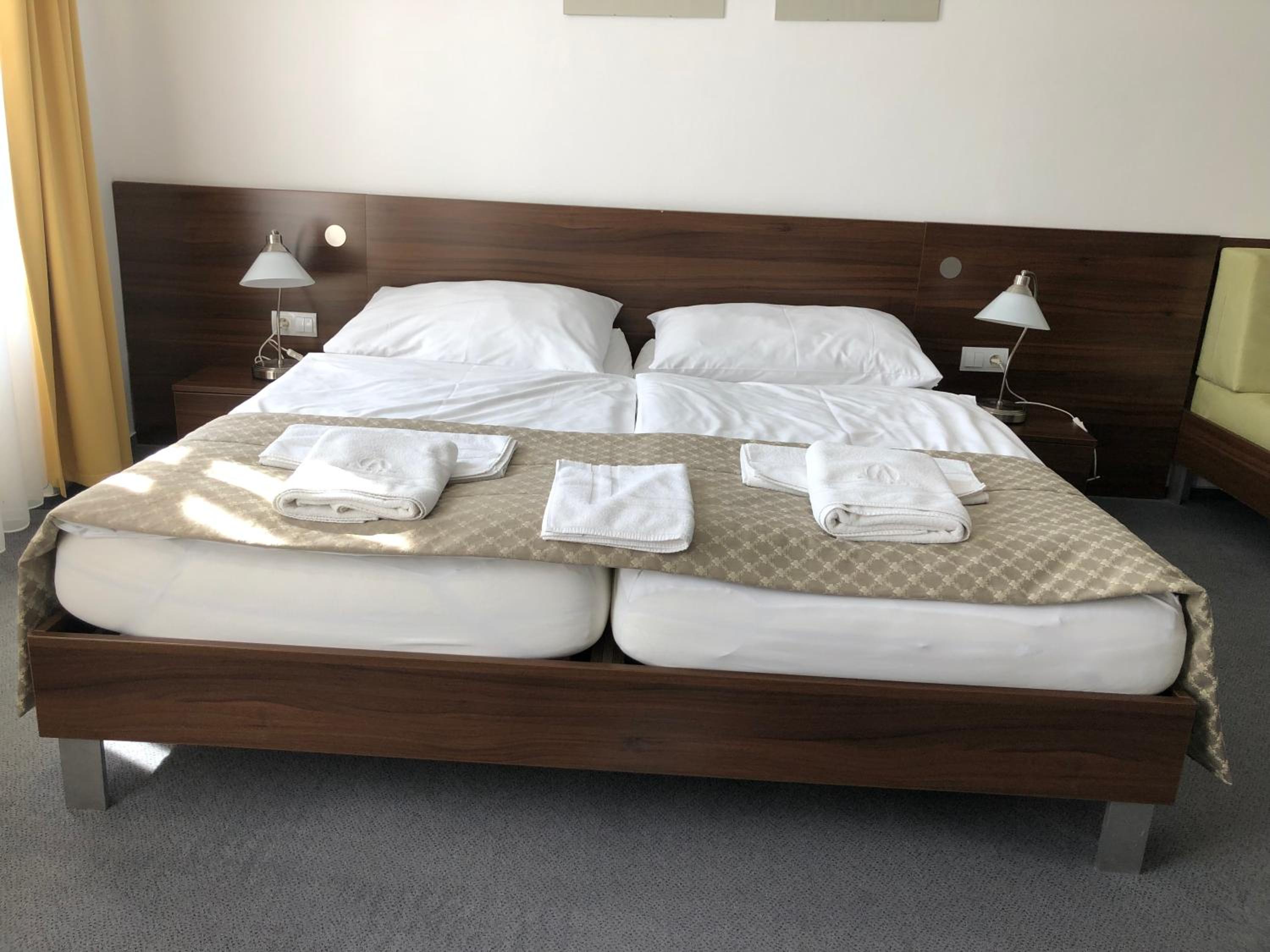 Double Room - Photo 12
