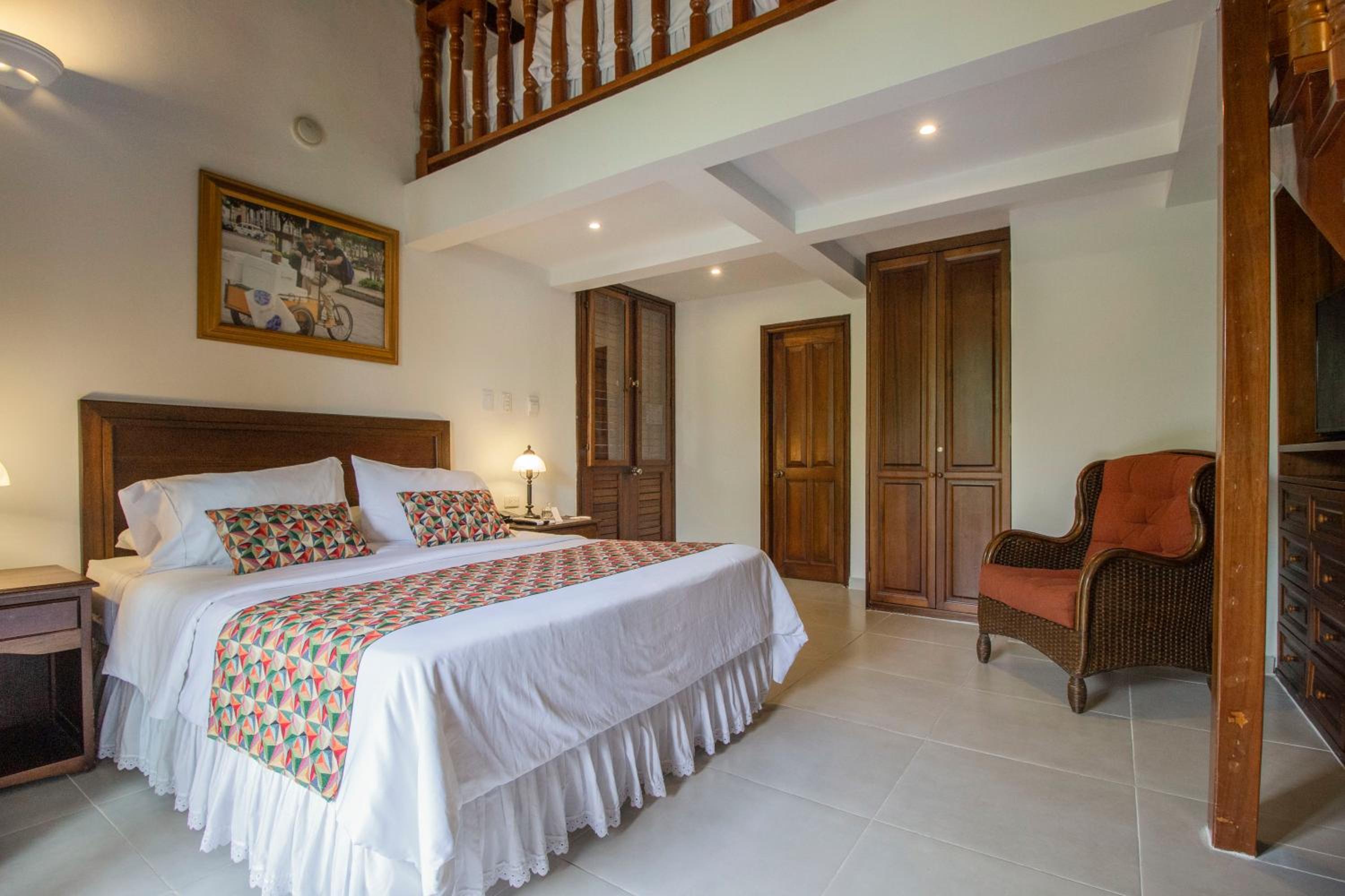 Triple Room with Balcony - Photo 1