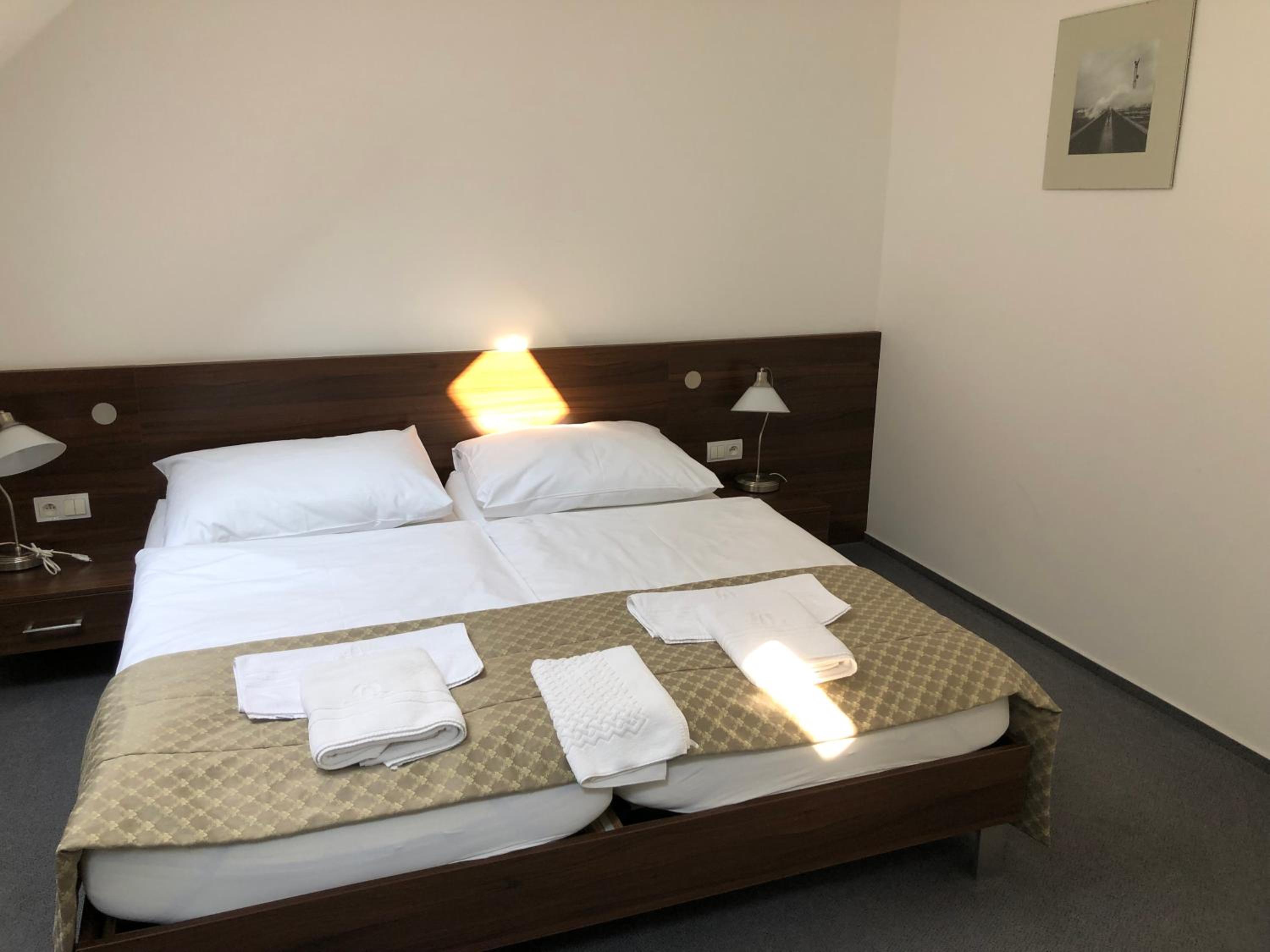 Double Room - Photo 1