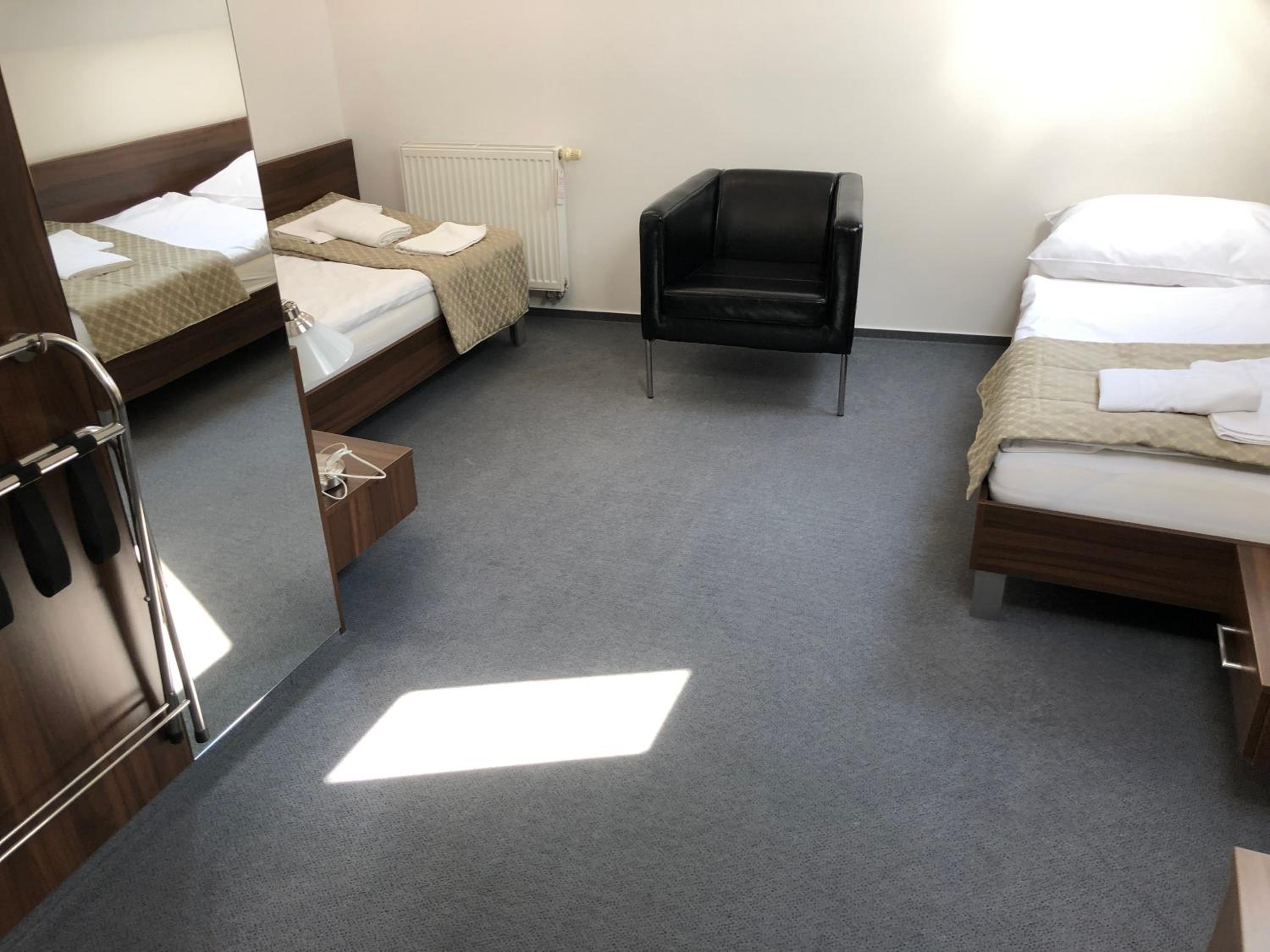 Double Room - Photo 10