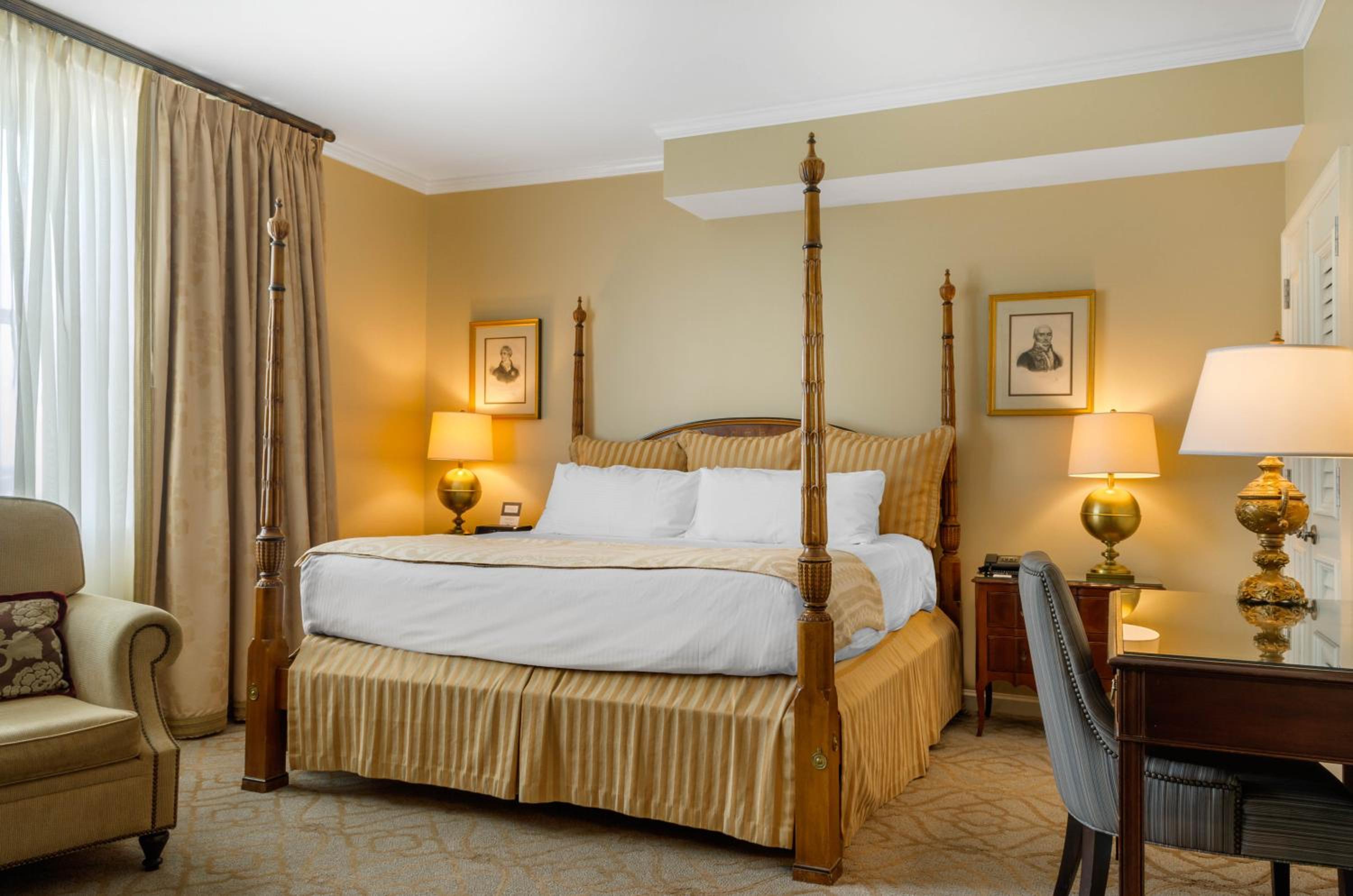 Luxury Penthouse Suite - 1 King Bed - Photo 11