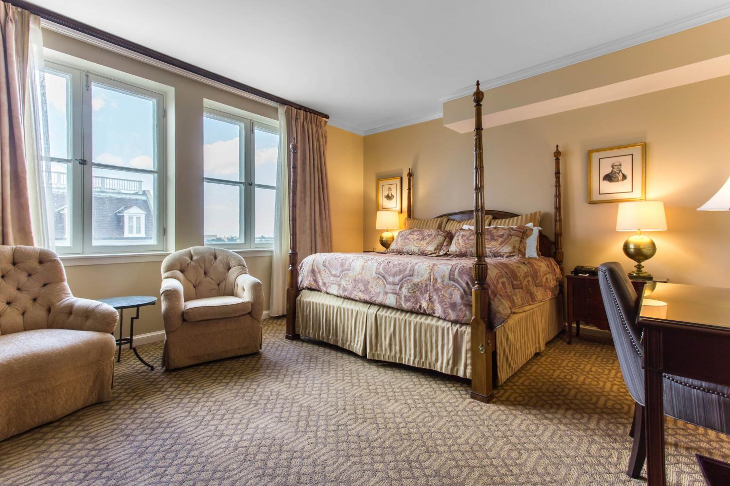 Luxury Penthouse Suite - 1 King Bed - Photo 2