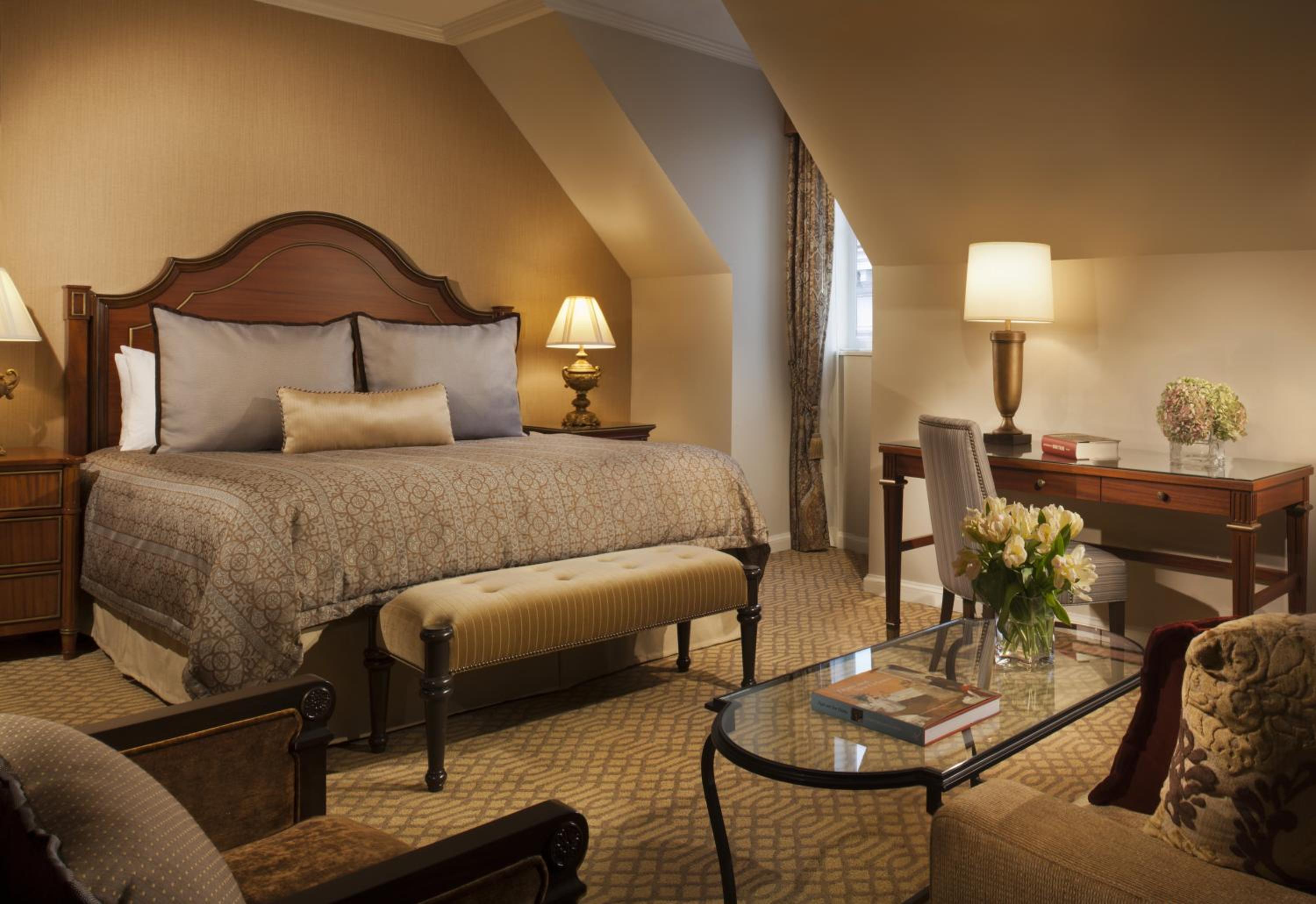Petite King Suite - Photo 1