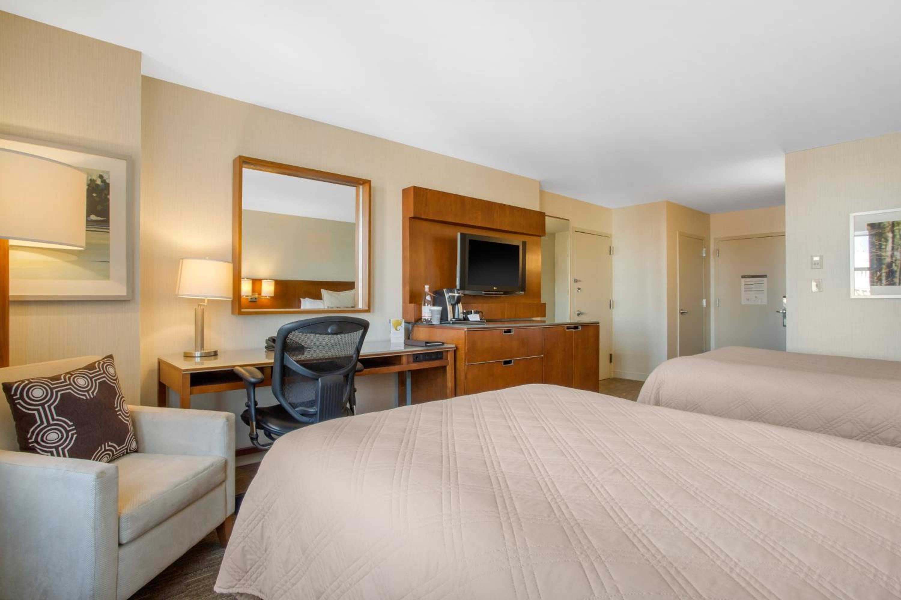 Deluxe Room - 2 Double Beds photo 2