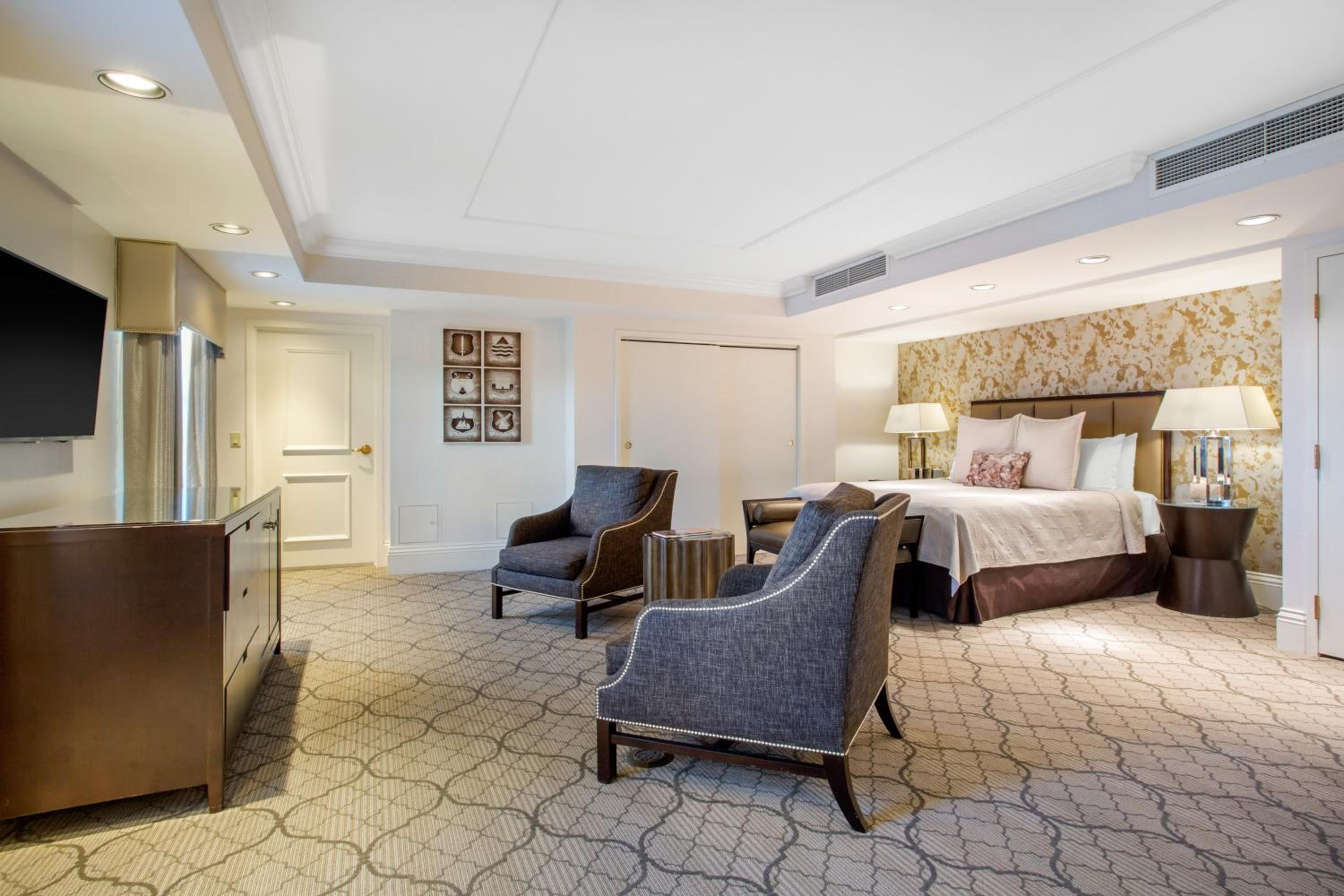 Luxury Suite - 1 King Bed