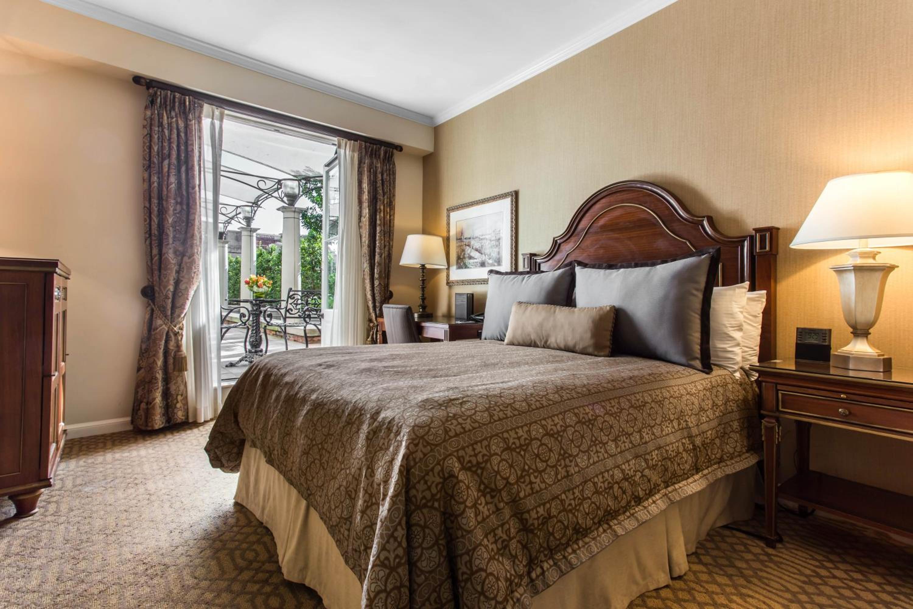 Queen Room - Courtyard View - Photo 1
