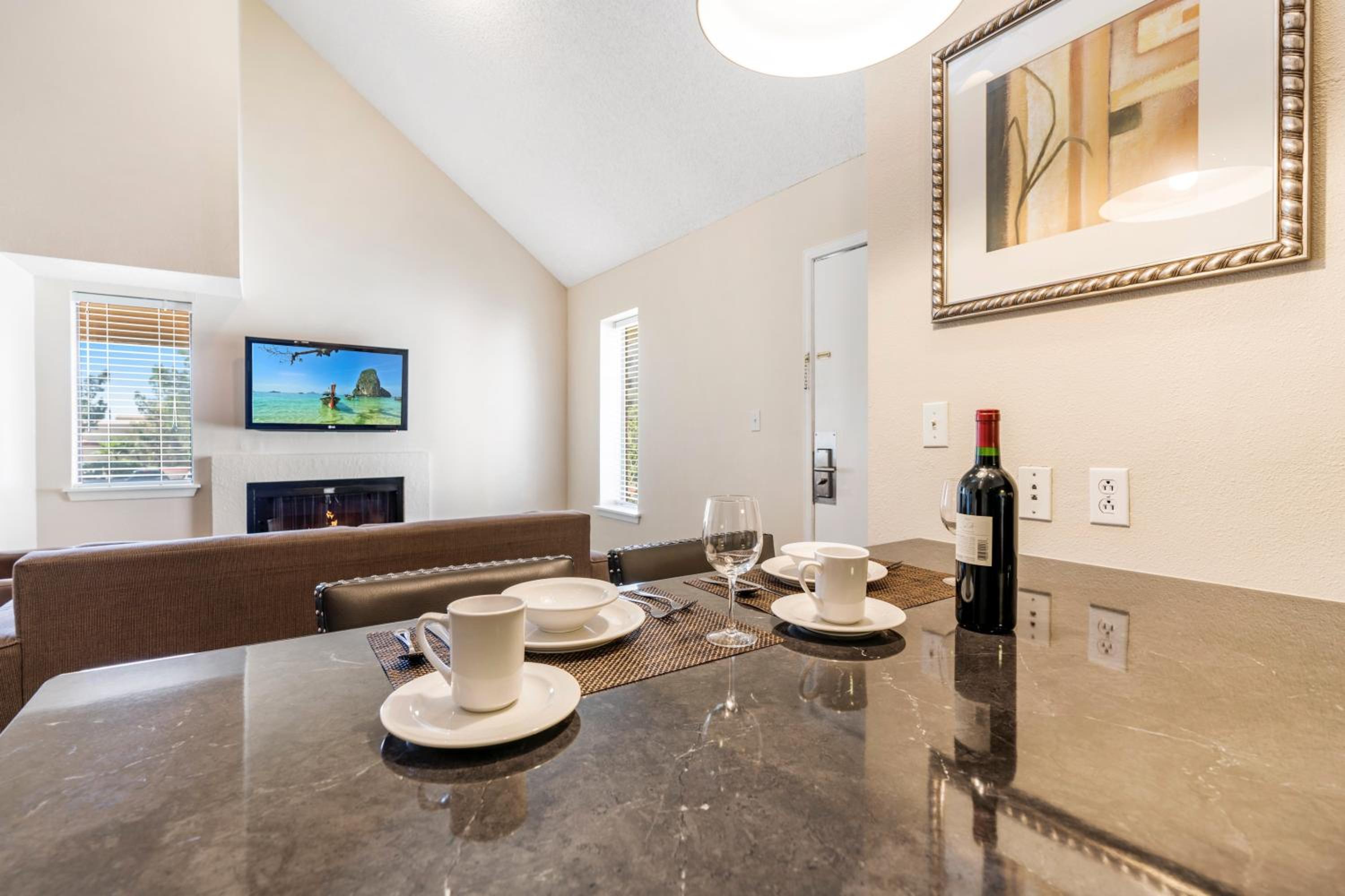 Two-Bedroom Suite - Photo 15