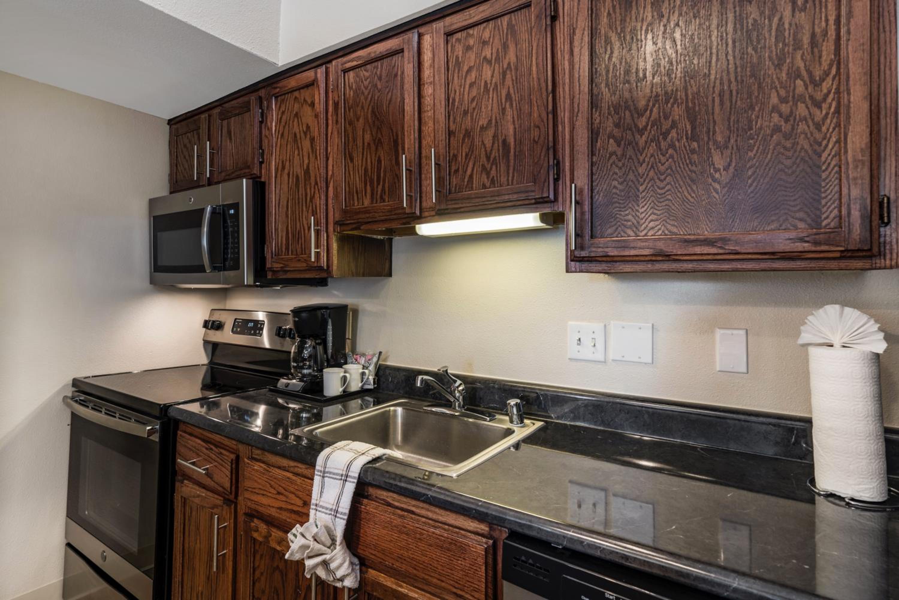 Two-Bedroom Suite - Photo 3