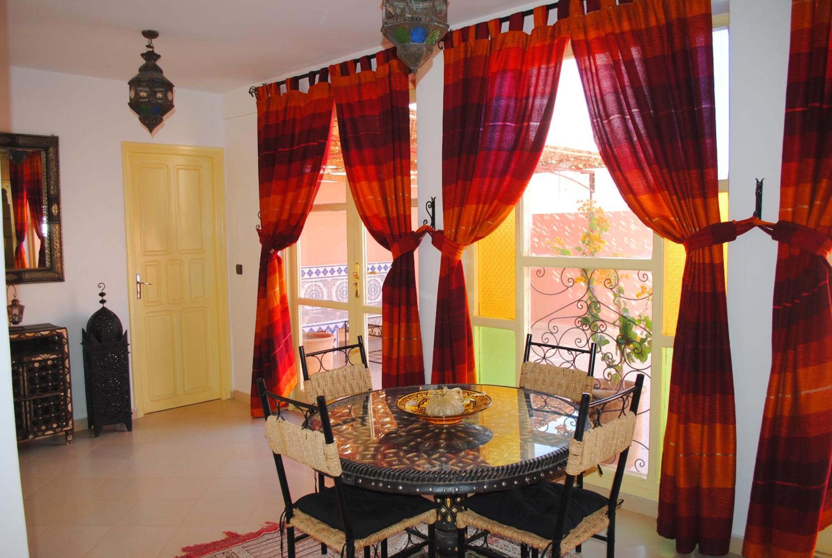 Apartment with Terrace - Photo 36