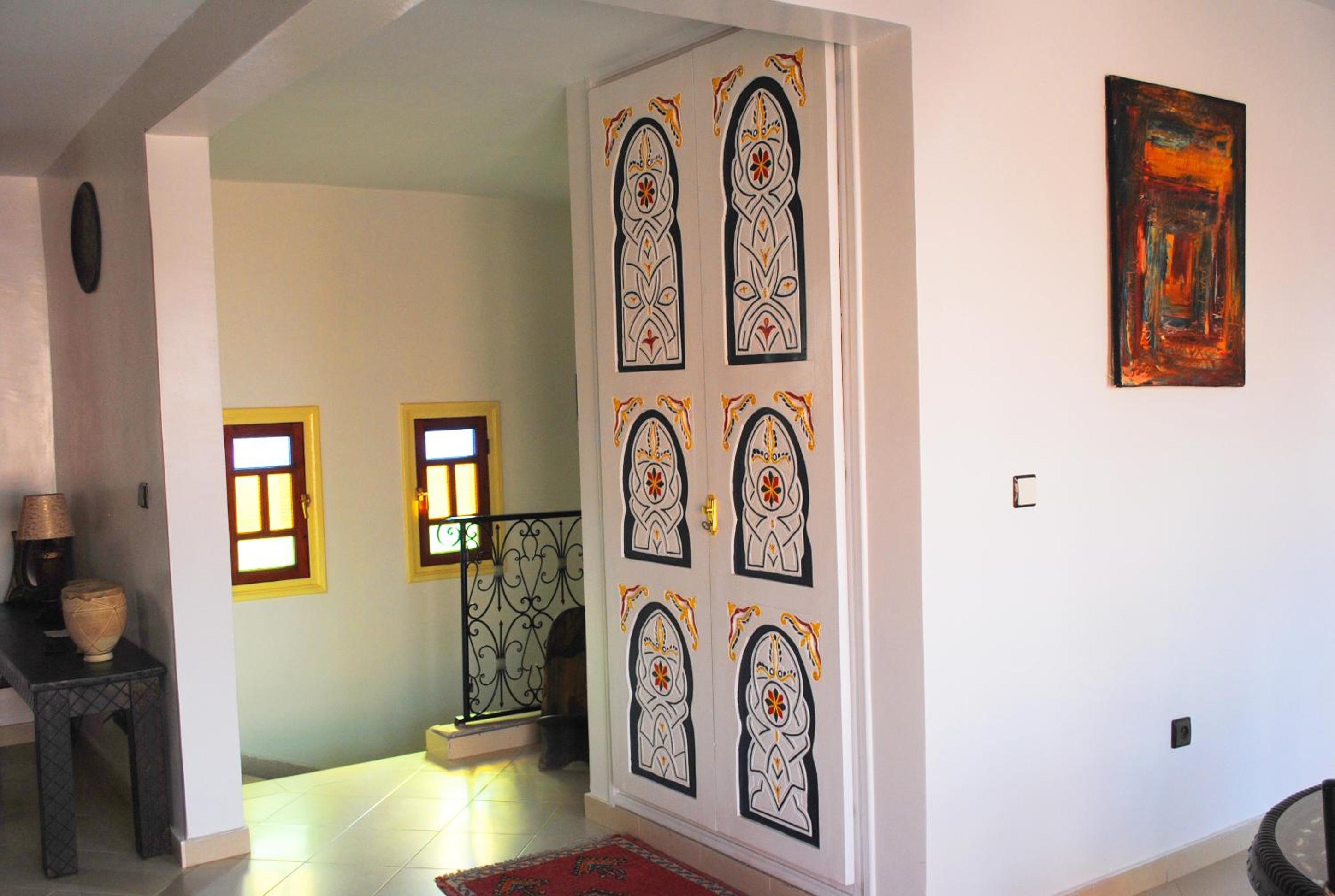 Apartment with Terrace - Photo 34