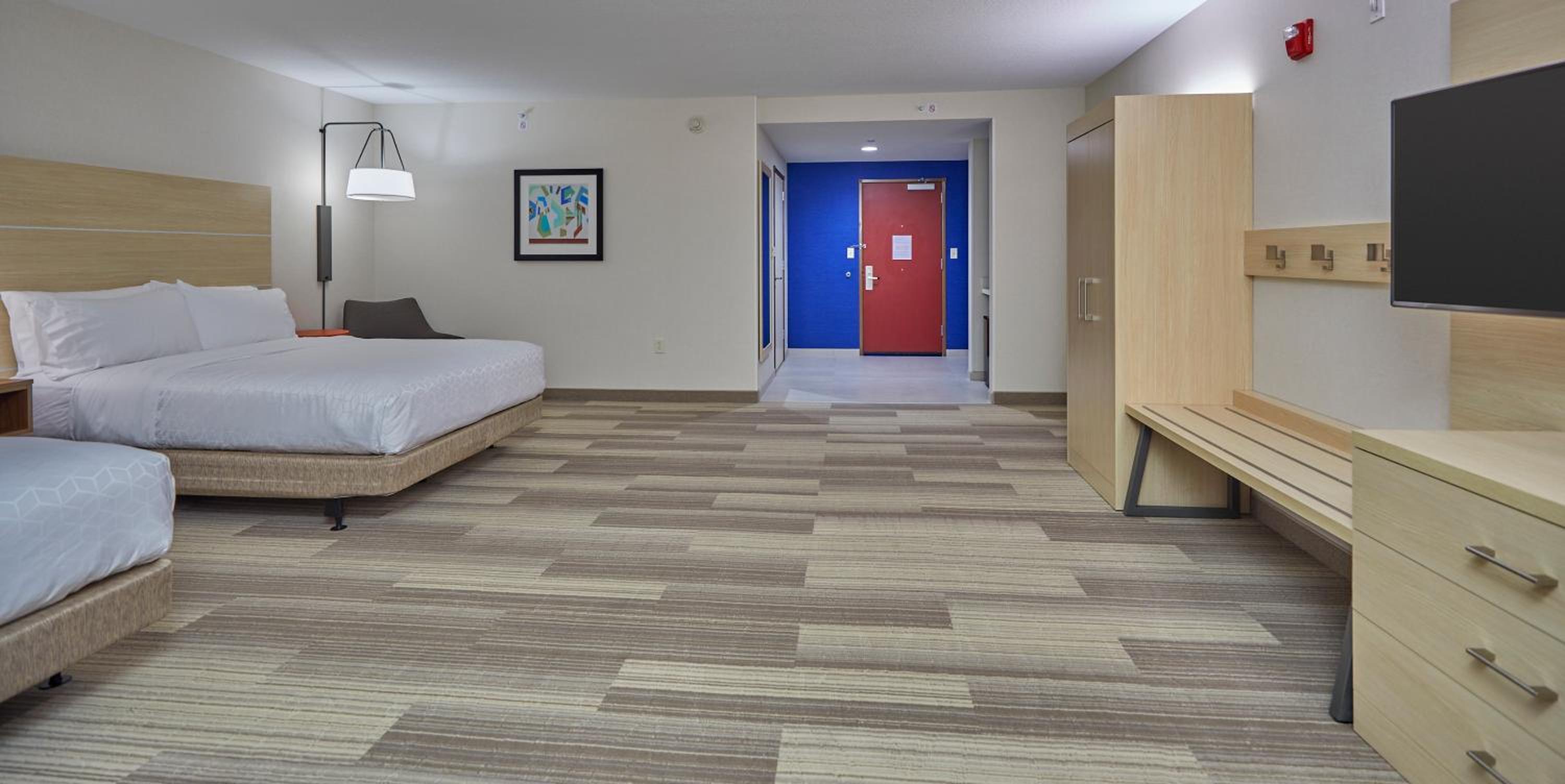 Standard King Room with Two King Beds - Extra Floor Space - Photo 1