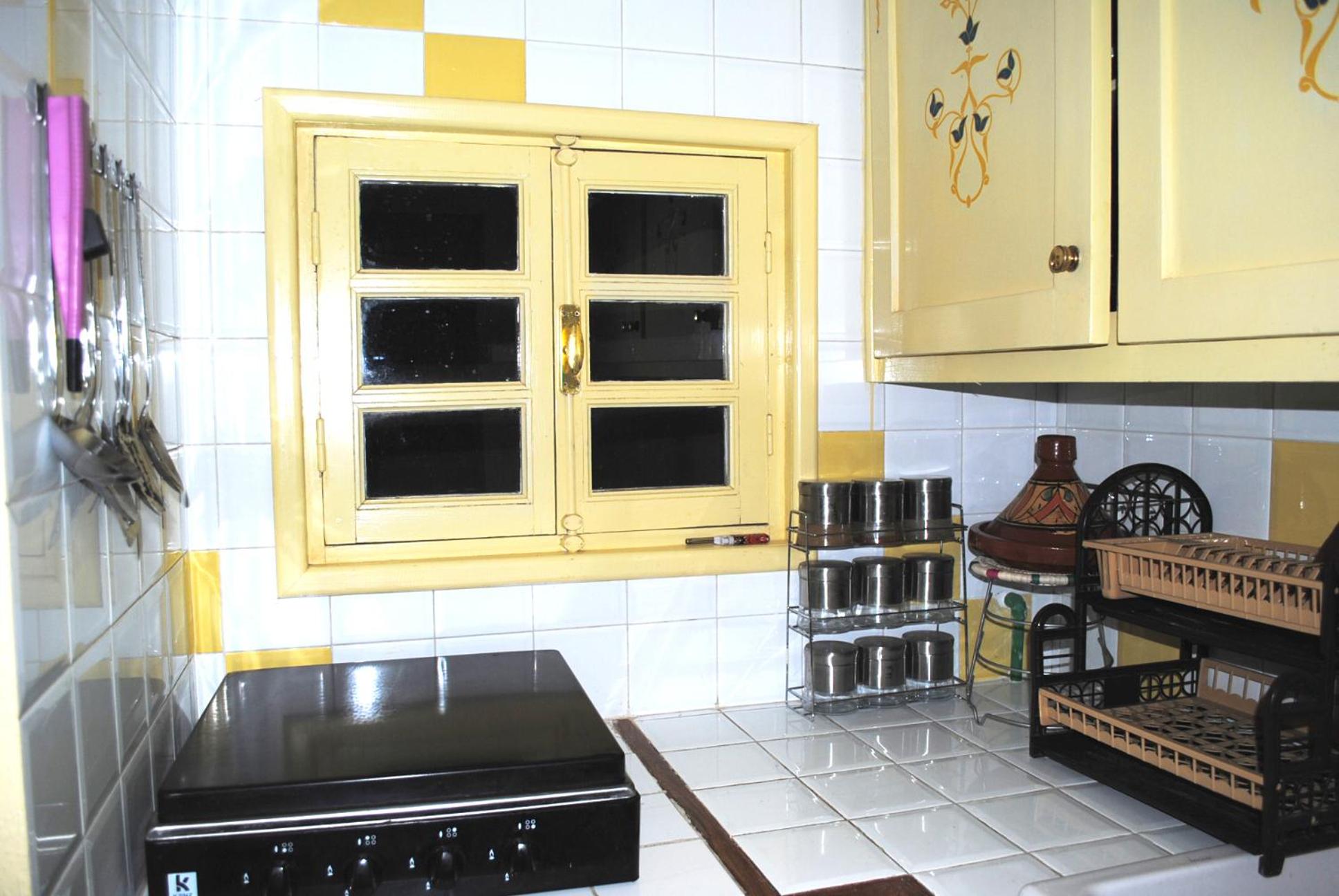 Apartment with Terrace - Photo 9