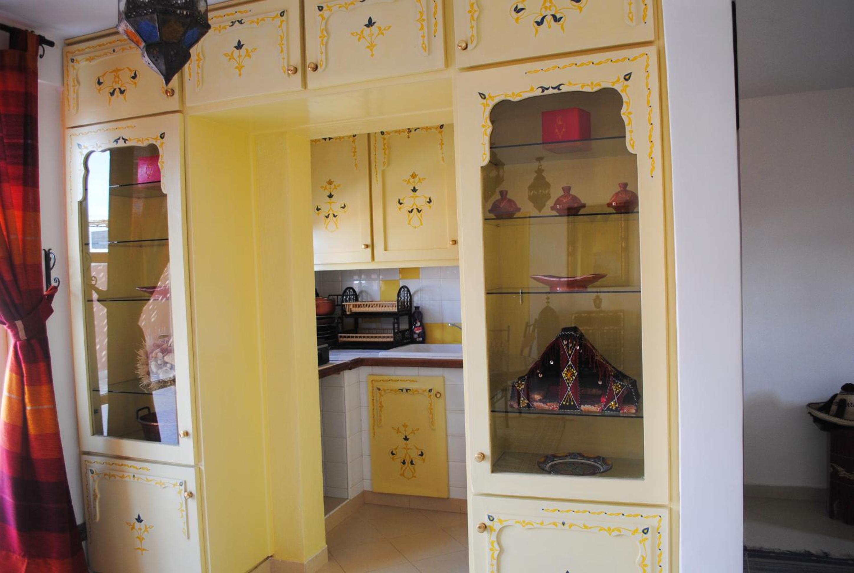 Apartment with Terrace - Photo 10