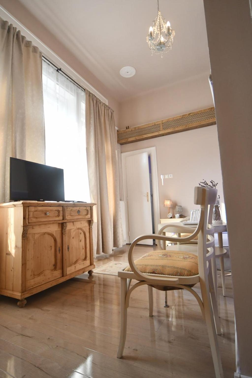 Large Double Room photo 3