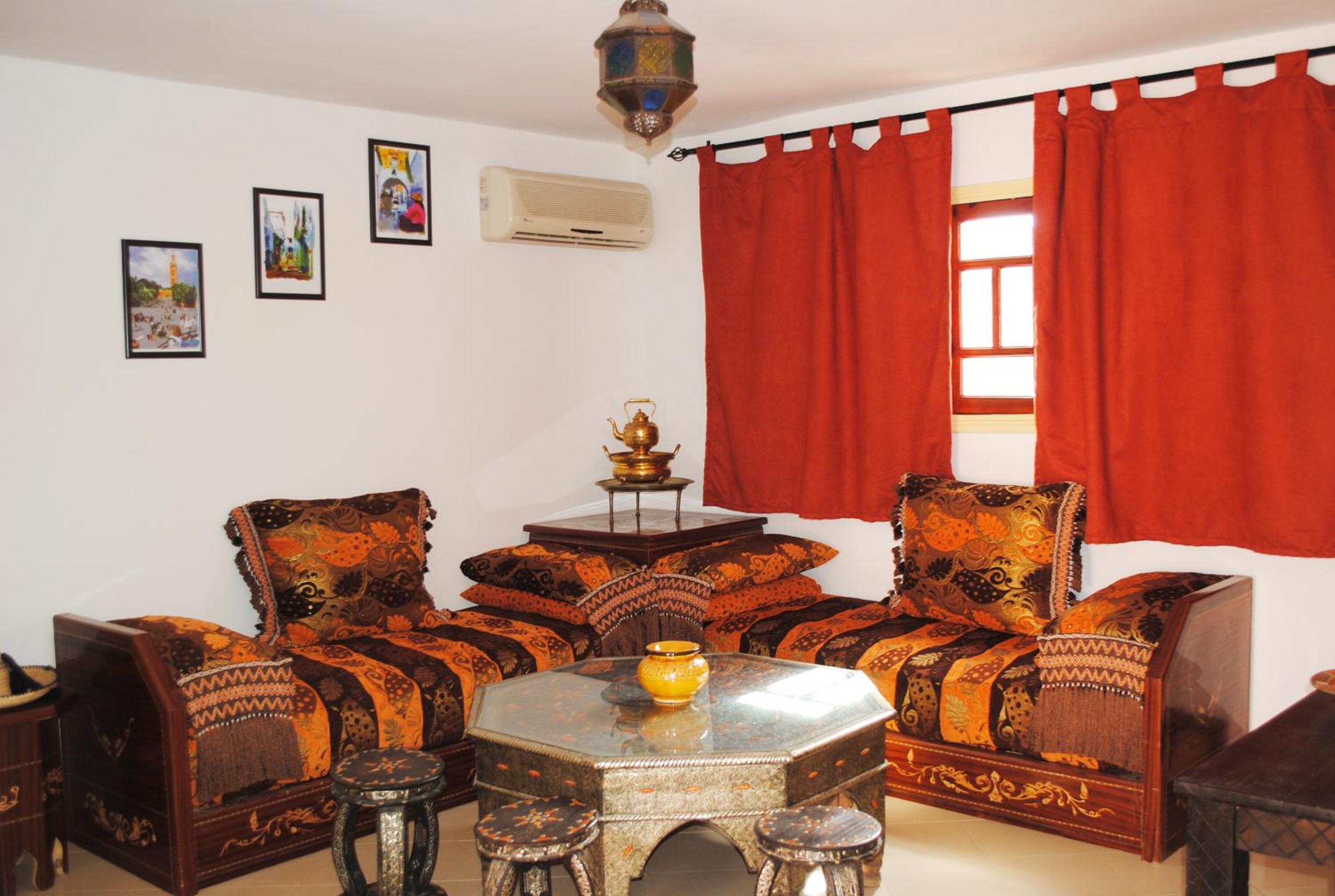 Apartment with Terrace - Photo 29