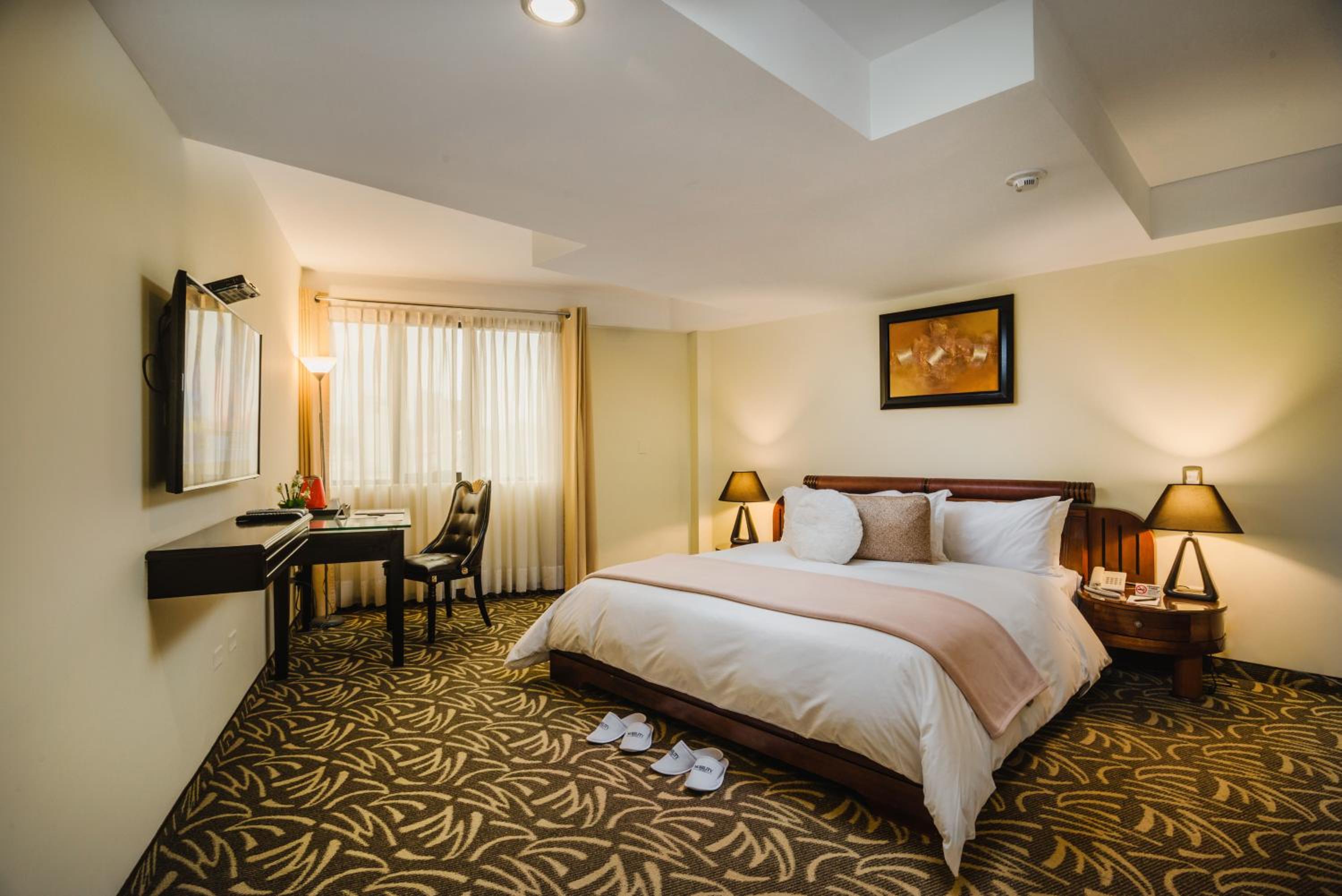 Suite with Hot Tub photo 1