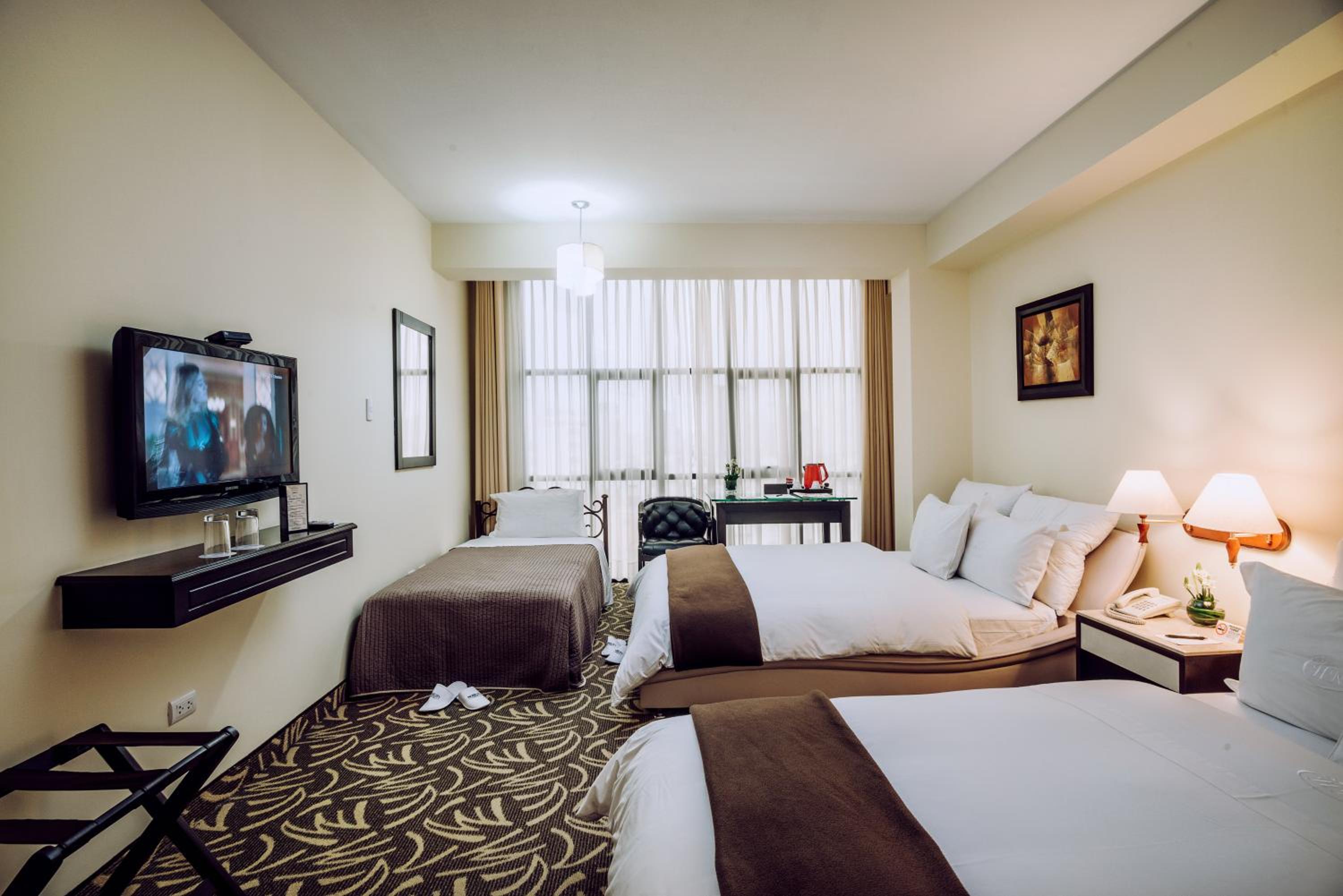 Twin Room with Extra Bed photo 1