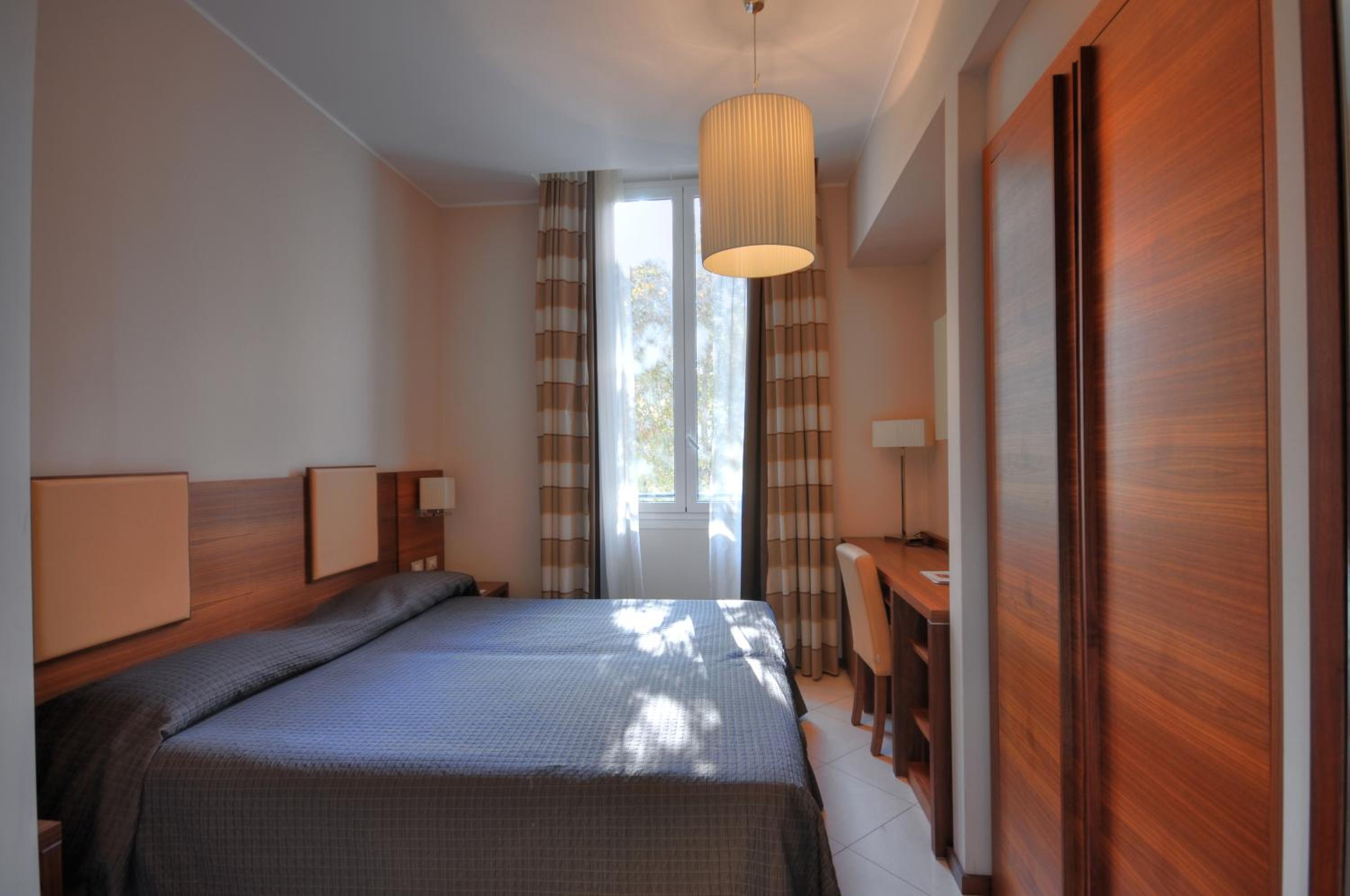 Standard Double or Twin Room photo 2