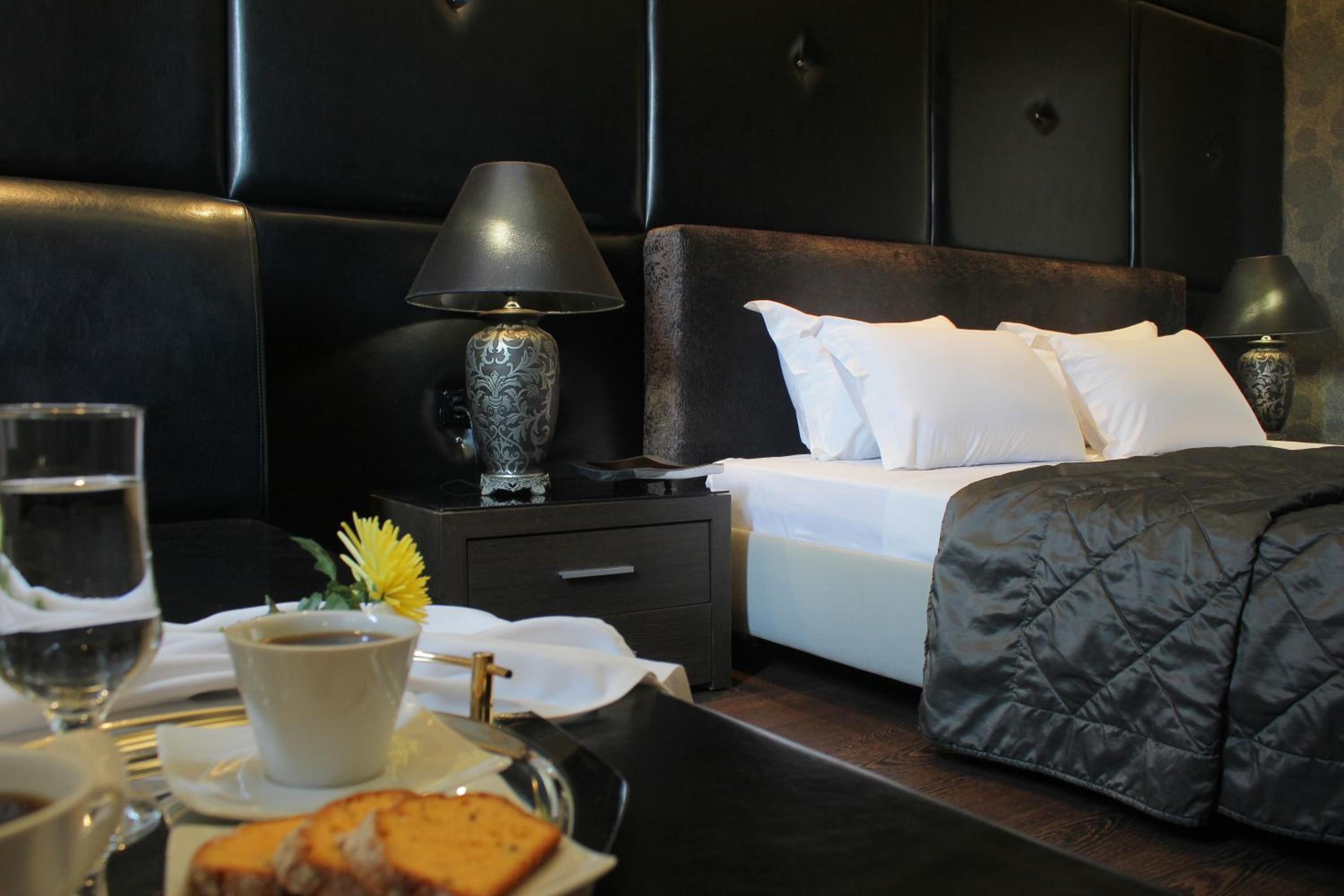 Suite - Photo 7