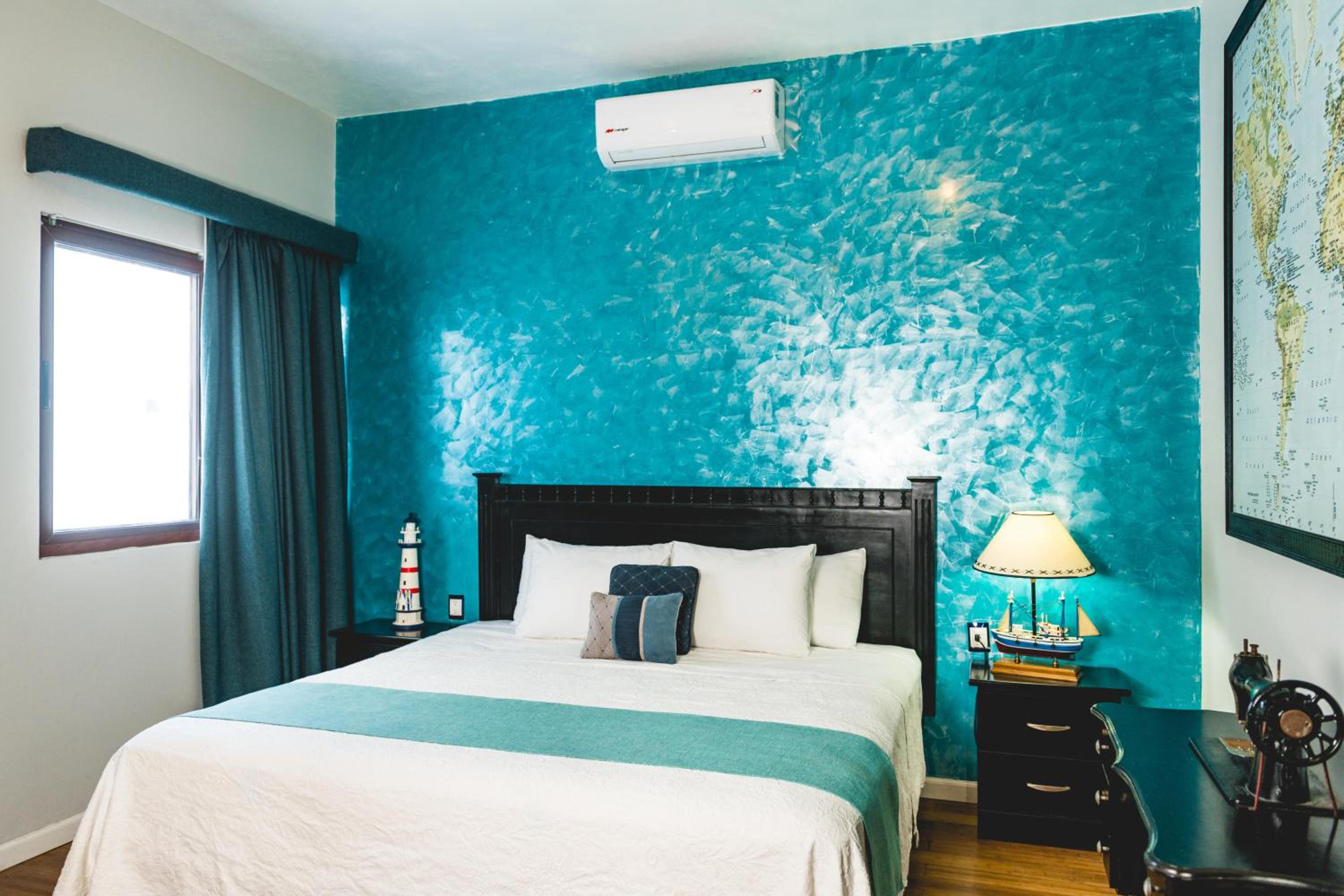 Deluxe Queen Room photo 2