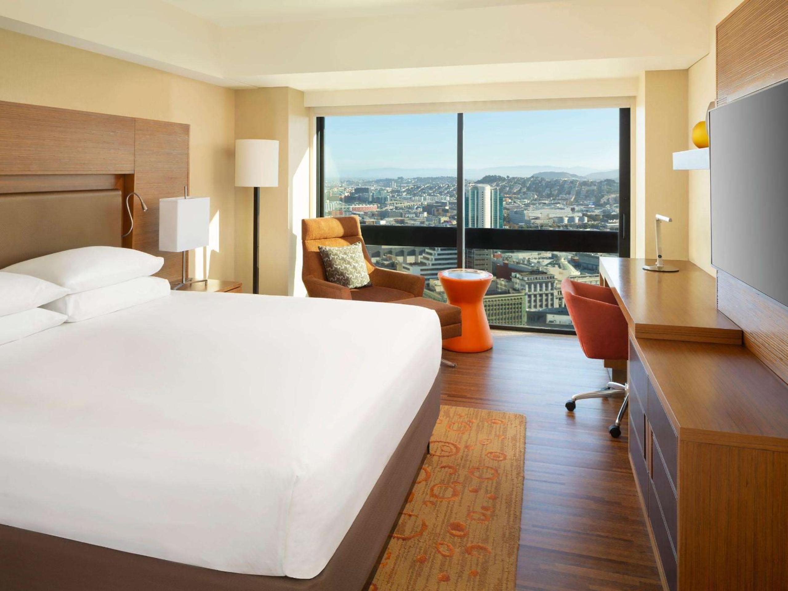 Executive Suite - Photo 2